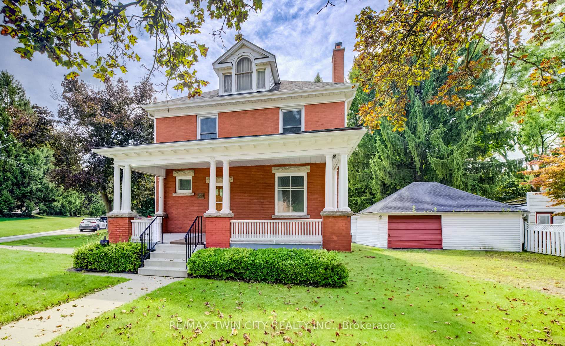 Photo of 211 Main Street