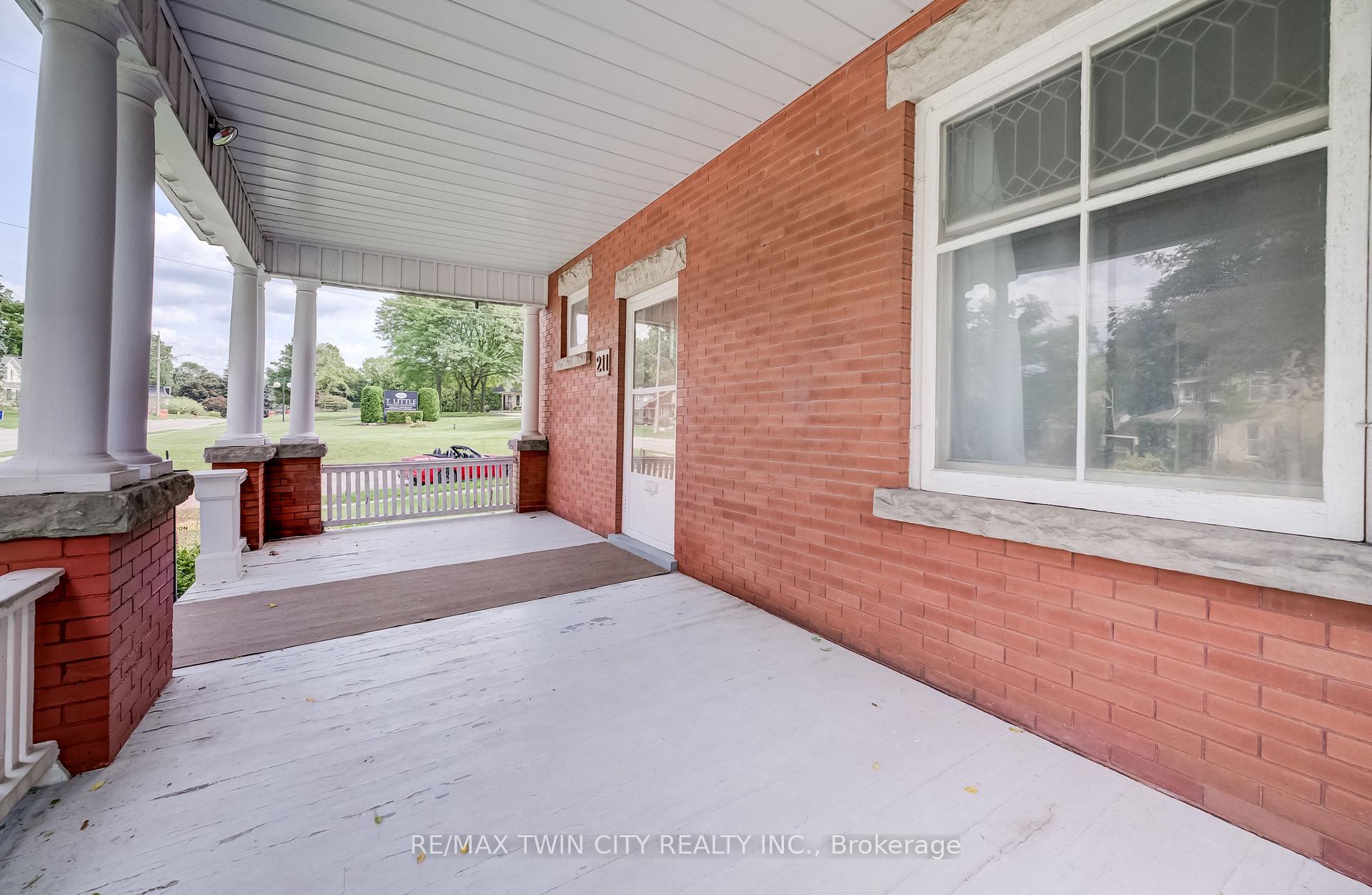 Photo 2 of 211 Main Street, Cambridge, East Galt — HOMEH