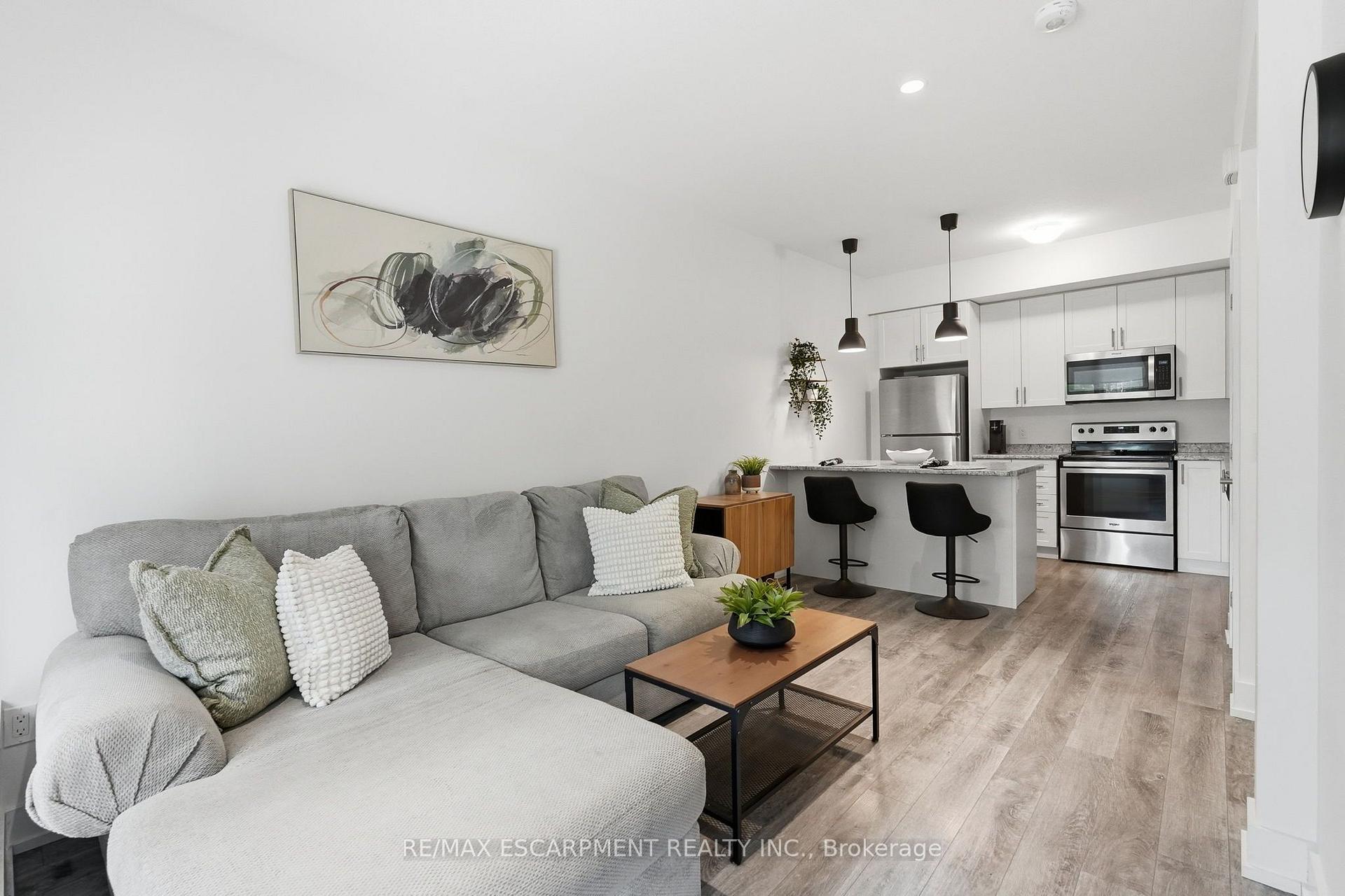 Photo 5 of Unit 18, 261 Skinner Road, Hamilton, Waterdown — HOMEH