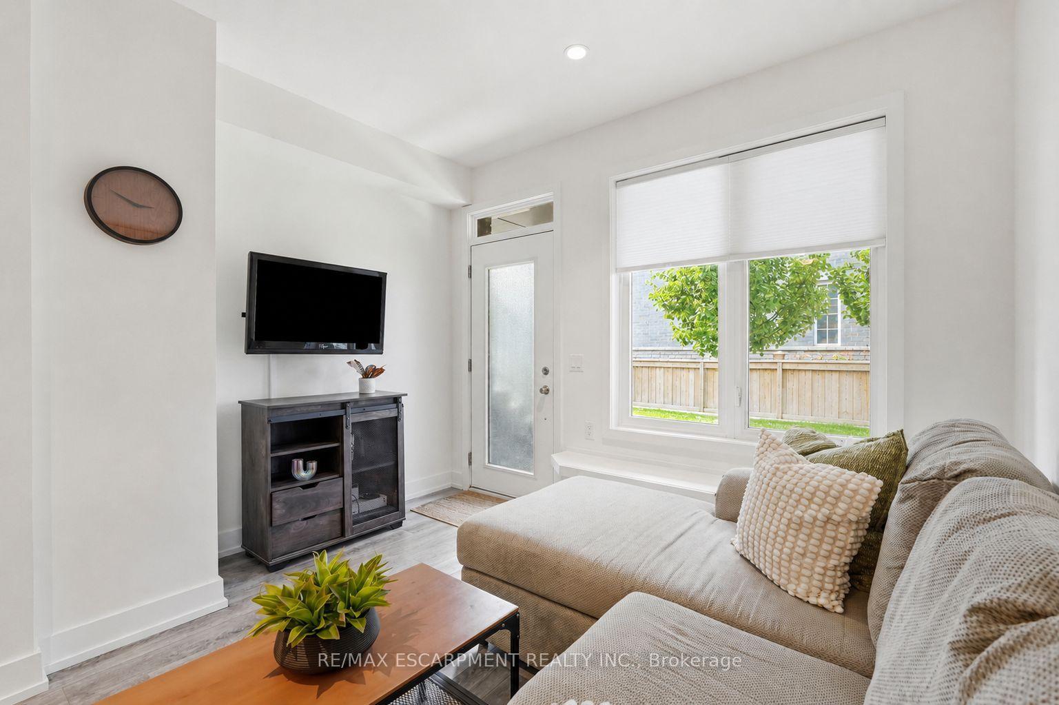 Photo 6 of Unit 18, 261 Skinner Road, Hamilton, Waterdown — HOMEH