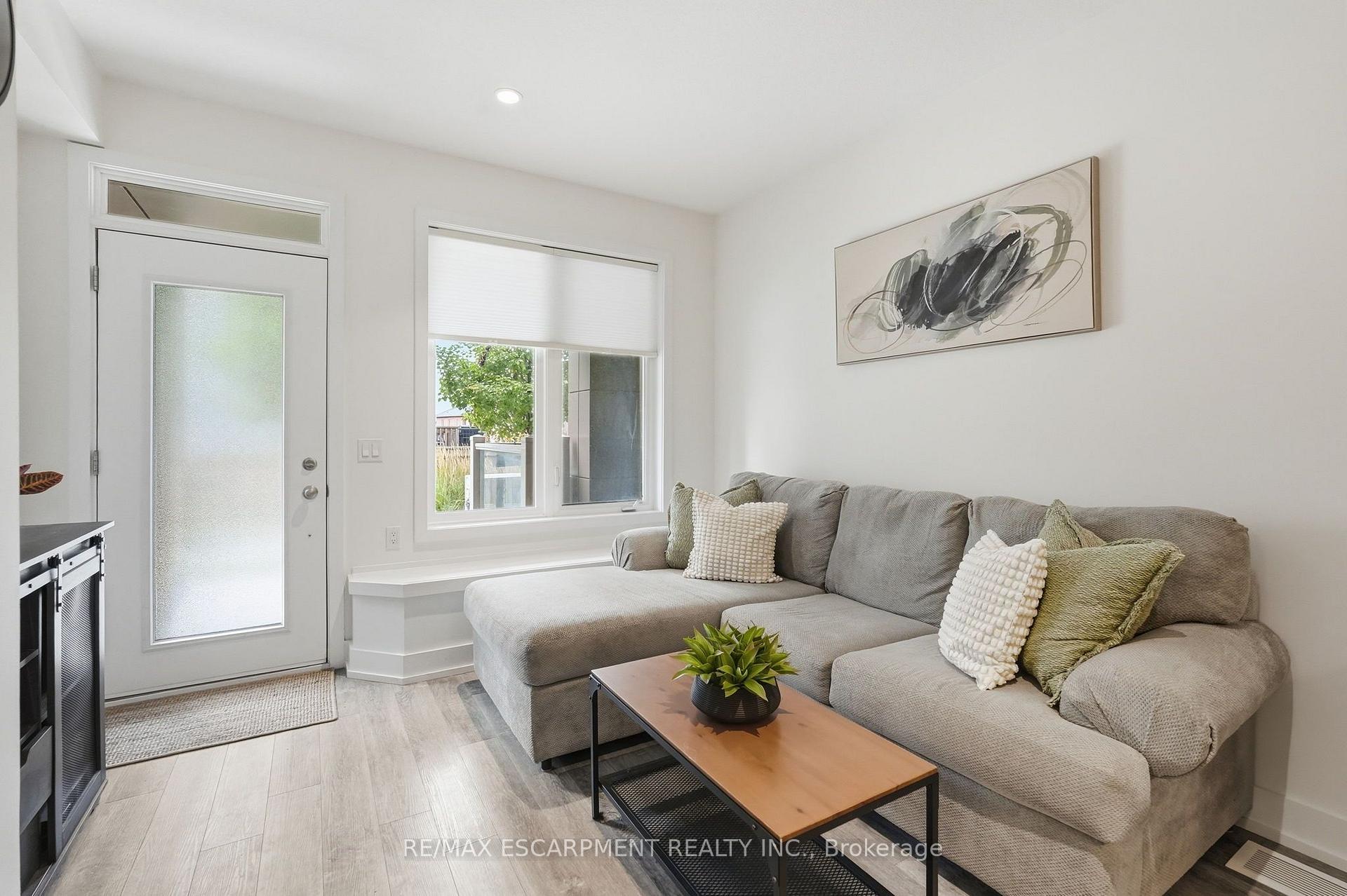 Photo 7 of Unit 18, 261 Skinner Road, Hamilton, Waterdown — HOMEH