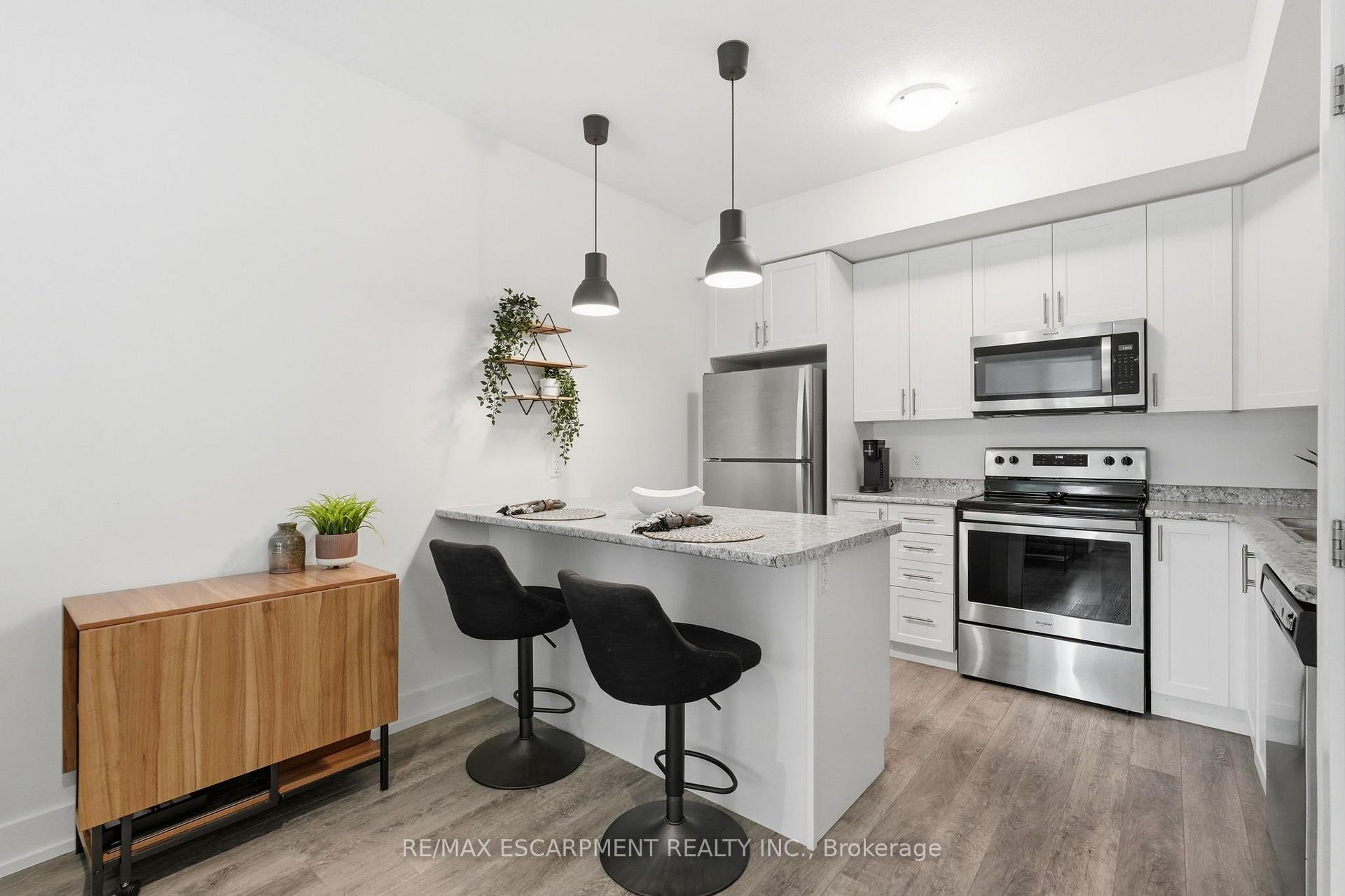 Photo 8 of Unit 18, 261 Skinner Road, Hamilton, Waterdown — HOMEH