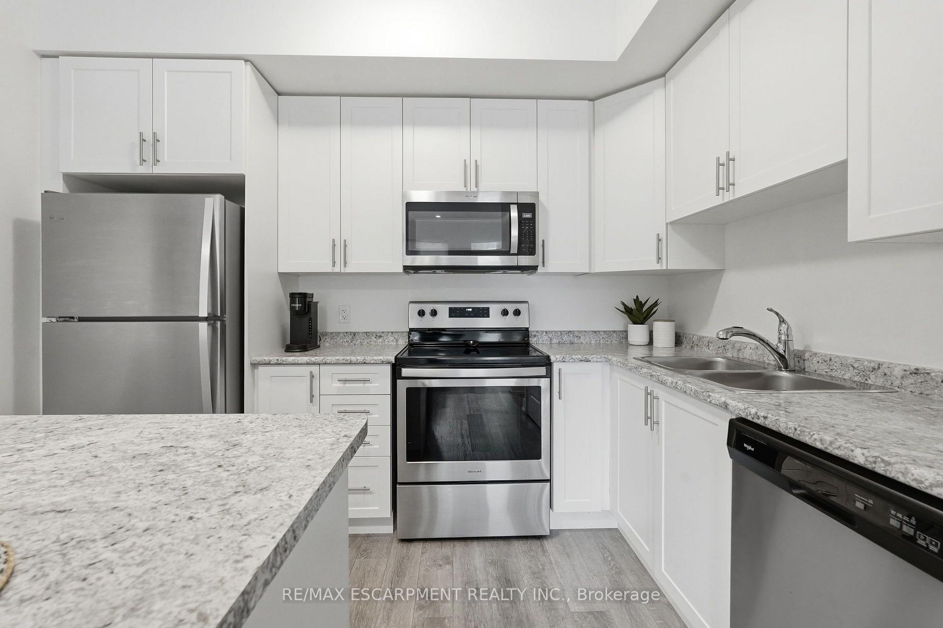 Photo 10 of Unit 18, 261 Skinner Road, Hamilton, Waterdown — HOMEH