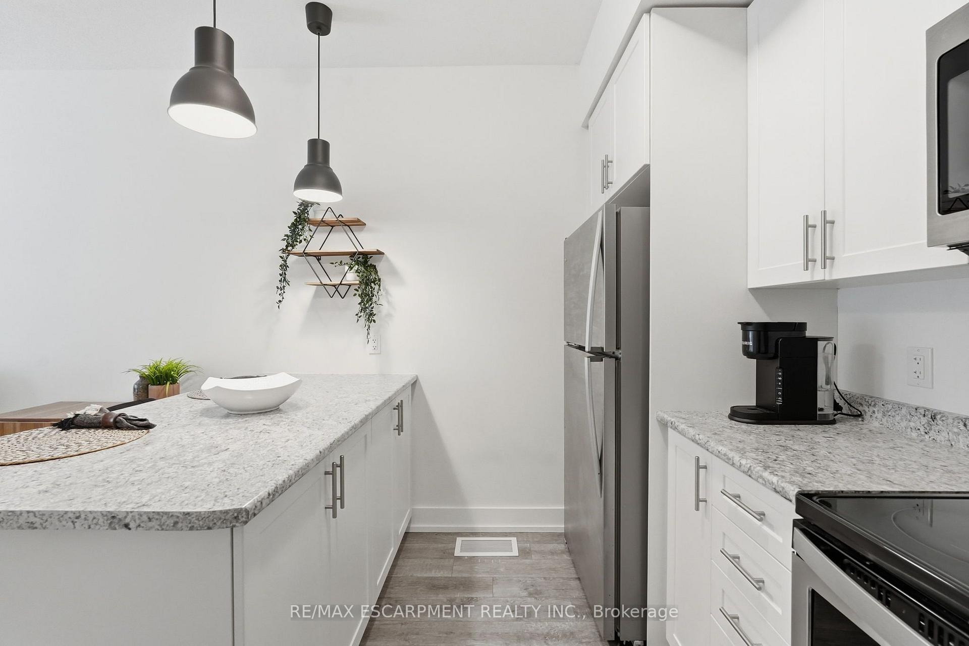 Photo 11 of Unit 18, 261 Skinner Road, Hamilton, Waterdown — HOMEH