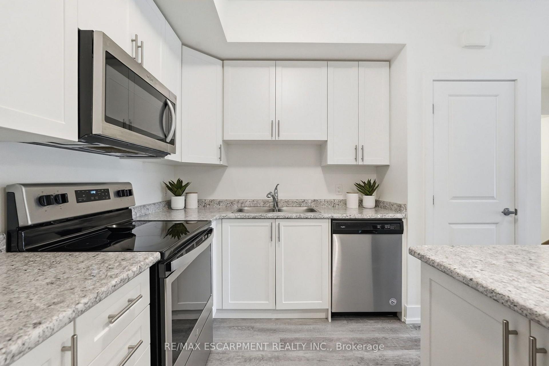 Photo 12 of Unit 18, 261 Skinner Road, Hamilton, Waterdown — HOMEH