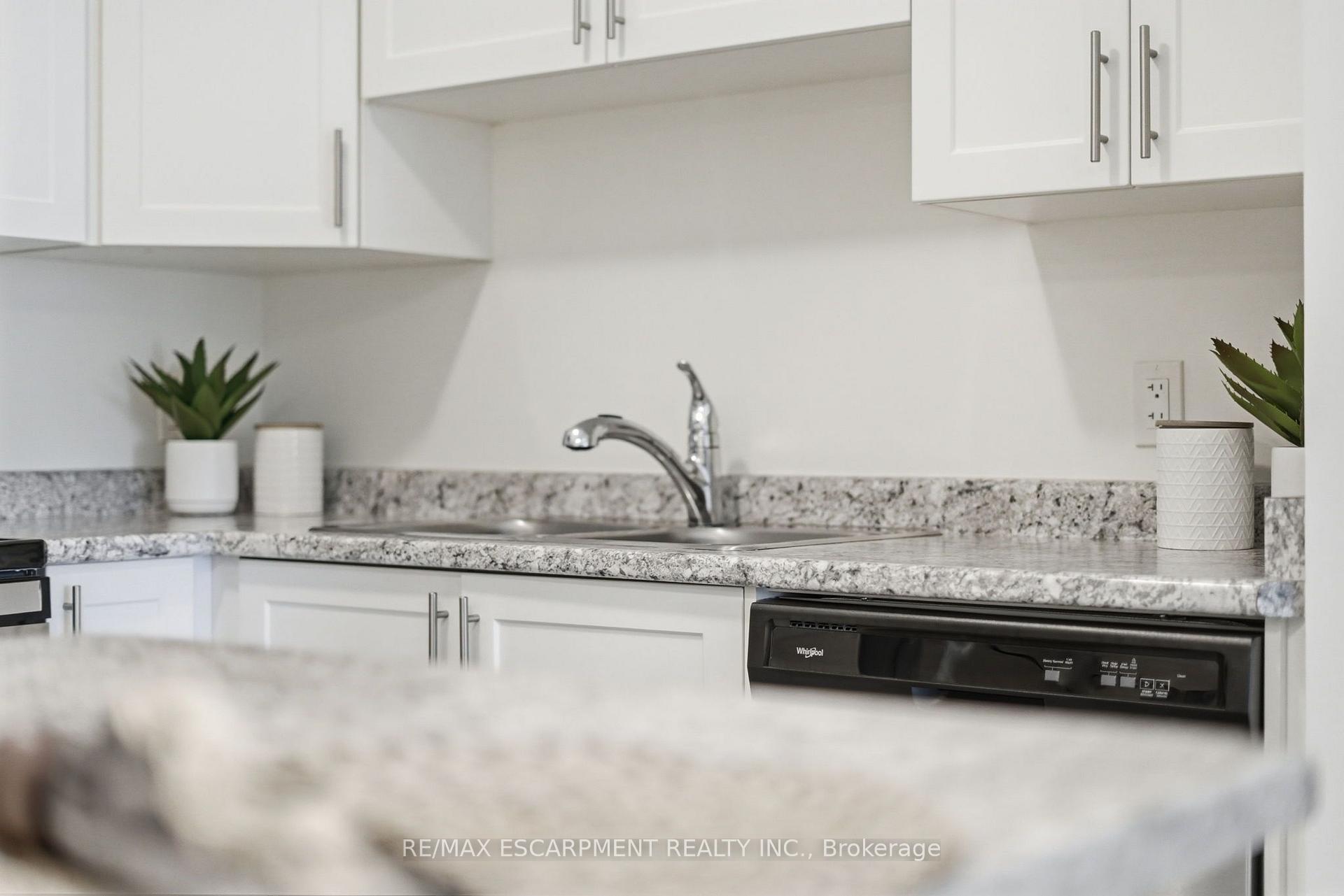 Photo 13 of Unit 18, 261 Skinner Road, Hamilton, Waterdown — HOMEH