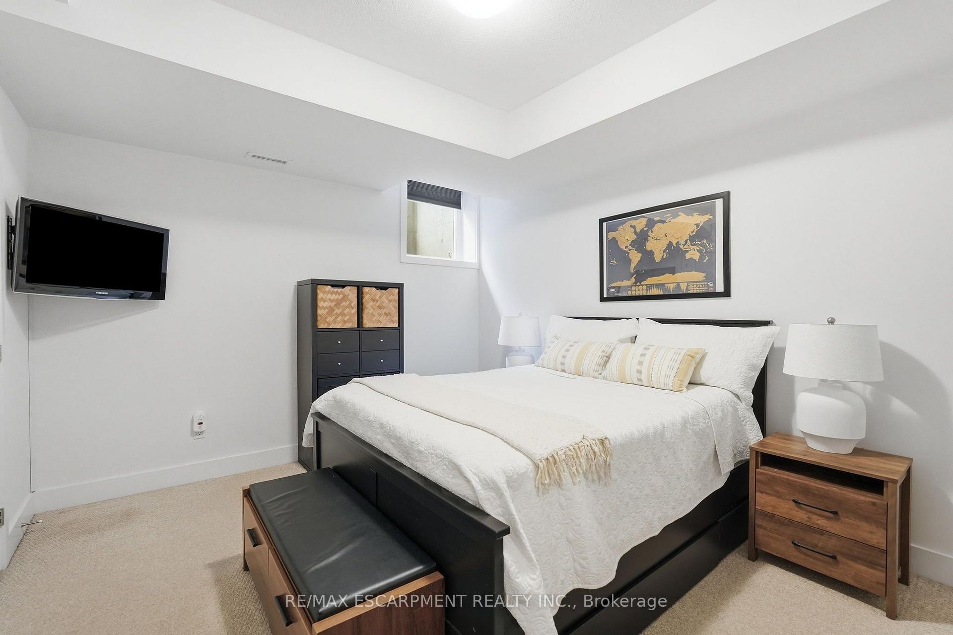 Photo 18 of Unit 18, 261 Skinner Road, Hamilton, Waterdown — HOMEH