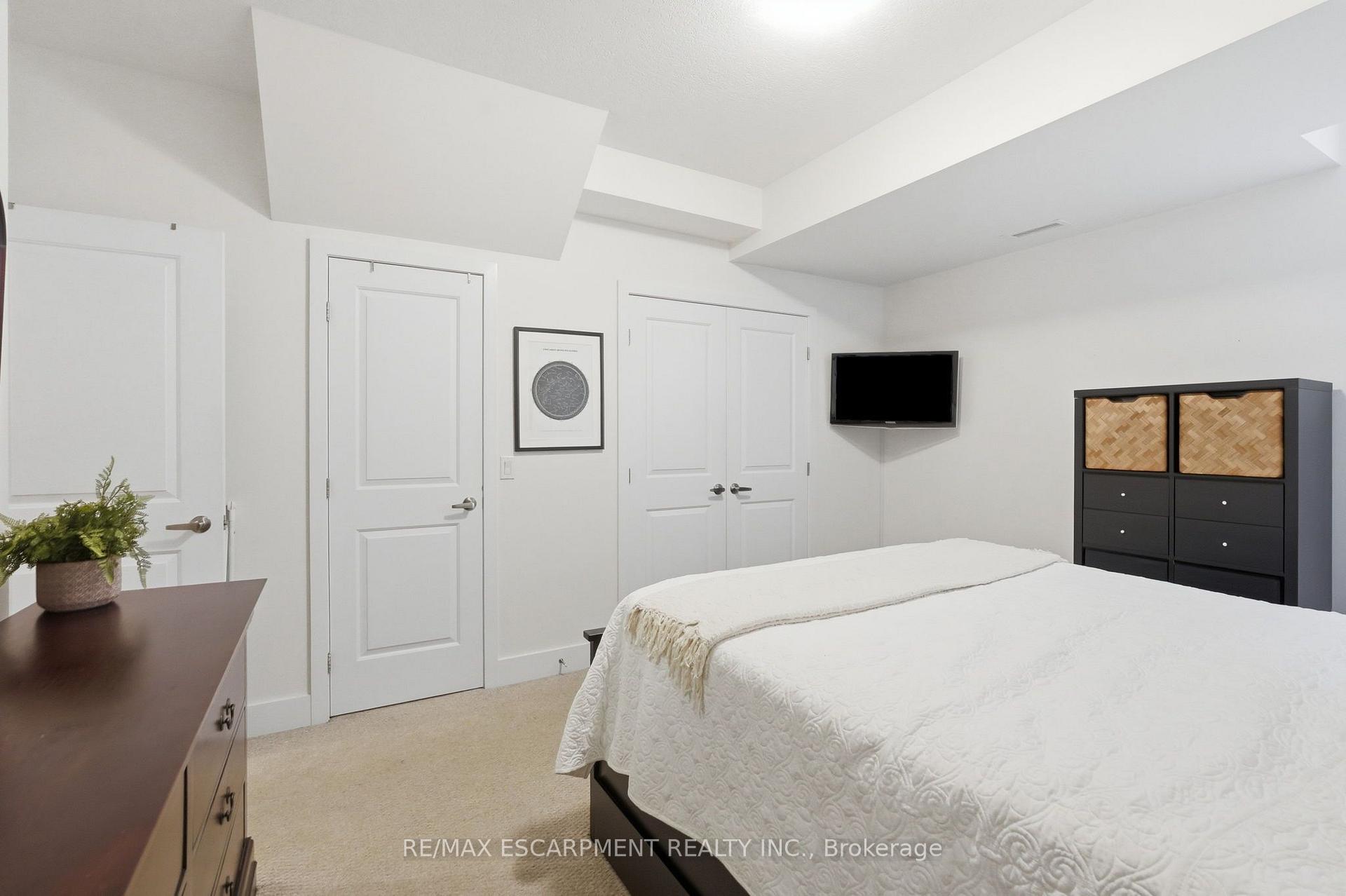 Photo 21 of Unit 18, 261 Skinner Road, Hamilton, Waterdown — HOMEH