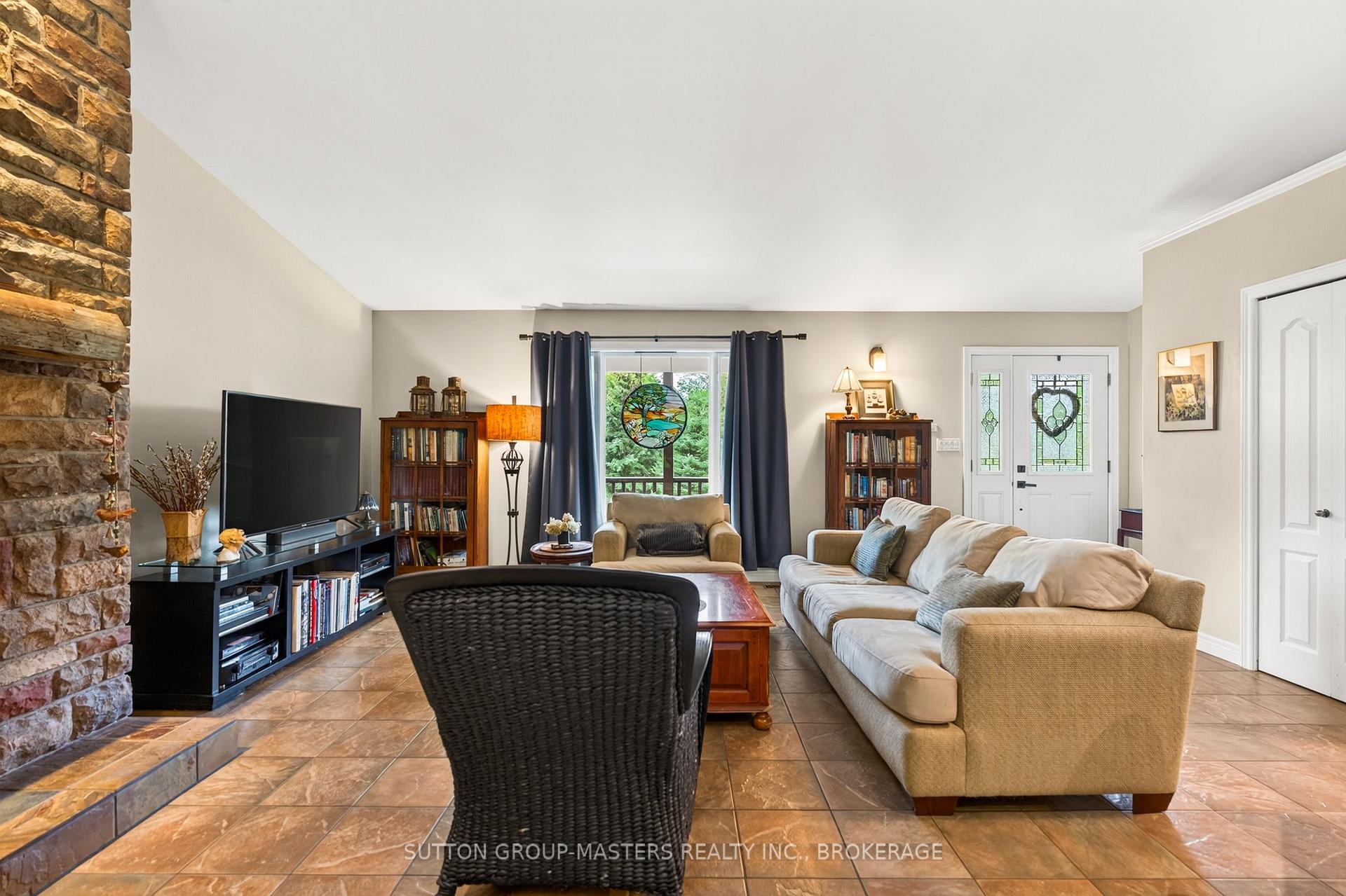 Photo 6 of 4126 Hideaway Lane, Frontenac, Frontenac South — HOMEH