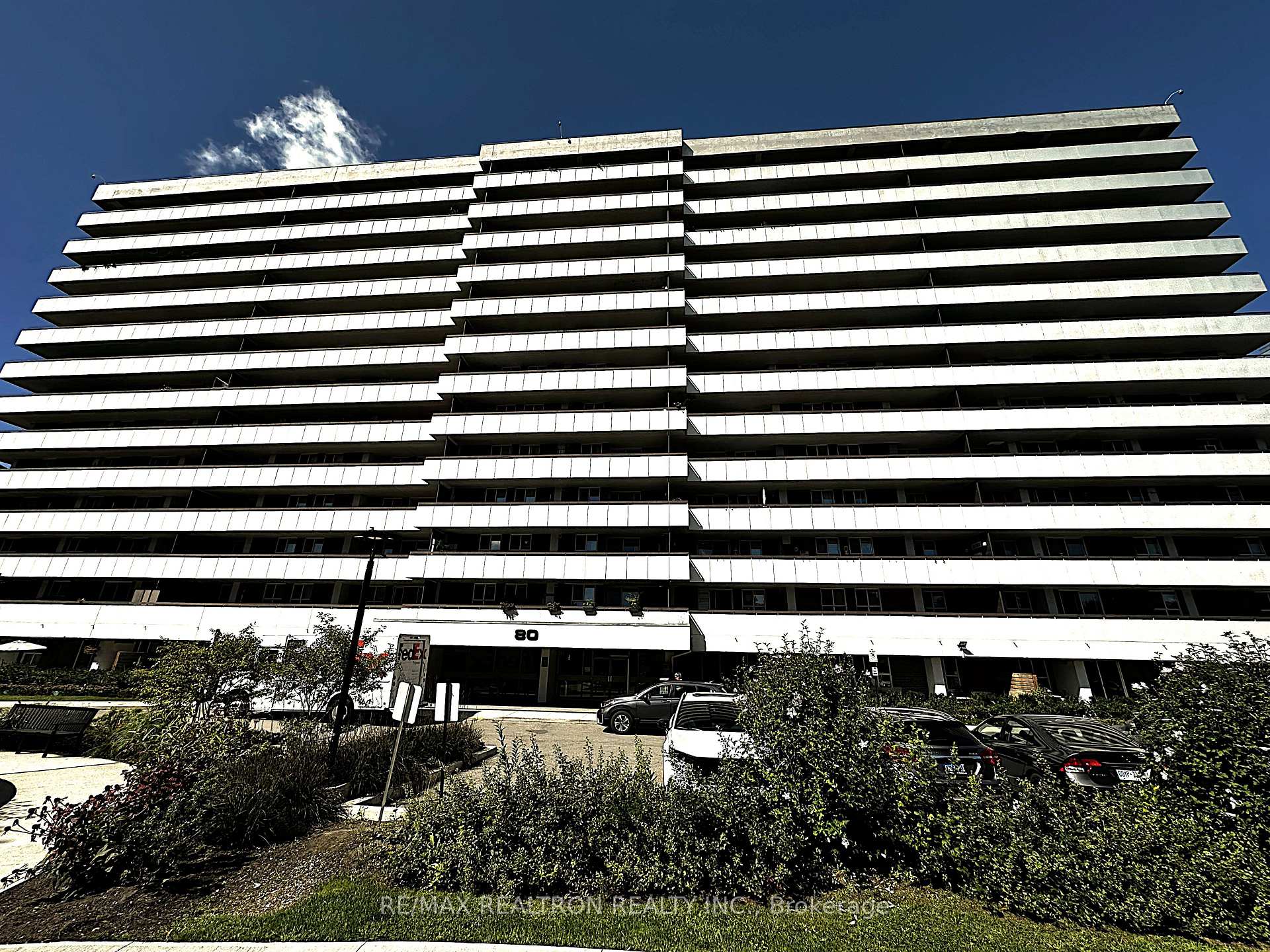 Photo 2 of Unit 504, 80 Inverlochy Boulevard, Markham, Royal Orchard — HOMEH