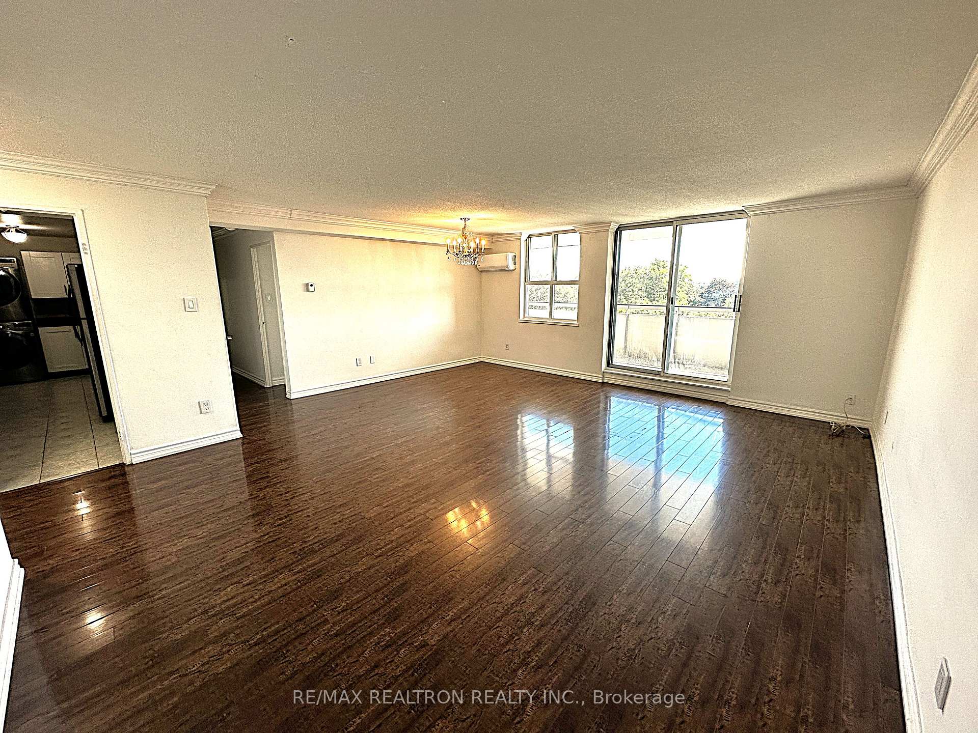 Photo 3 of Unit 504, 80 Inverlochy Boulevard, Markham, Royal Orchard — HOMEH