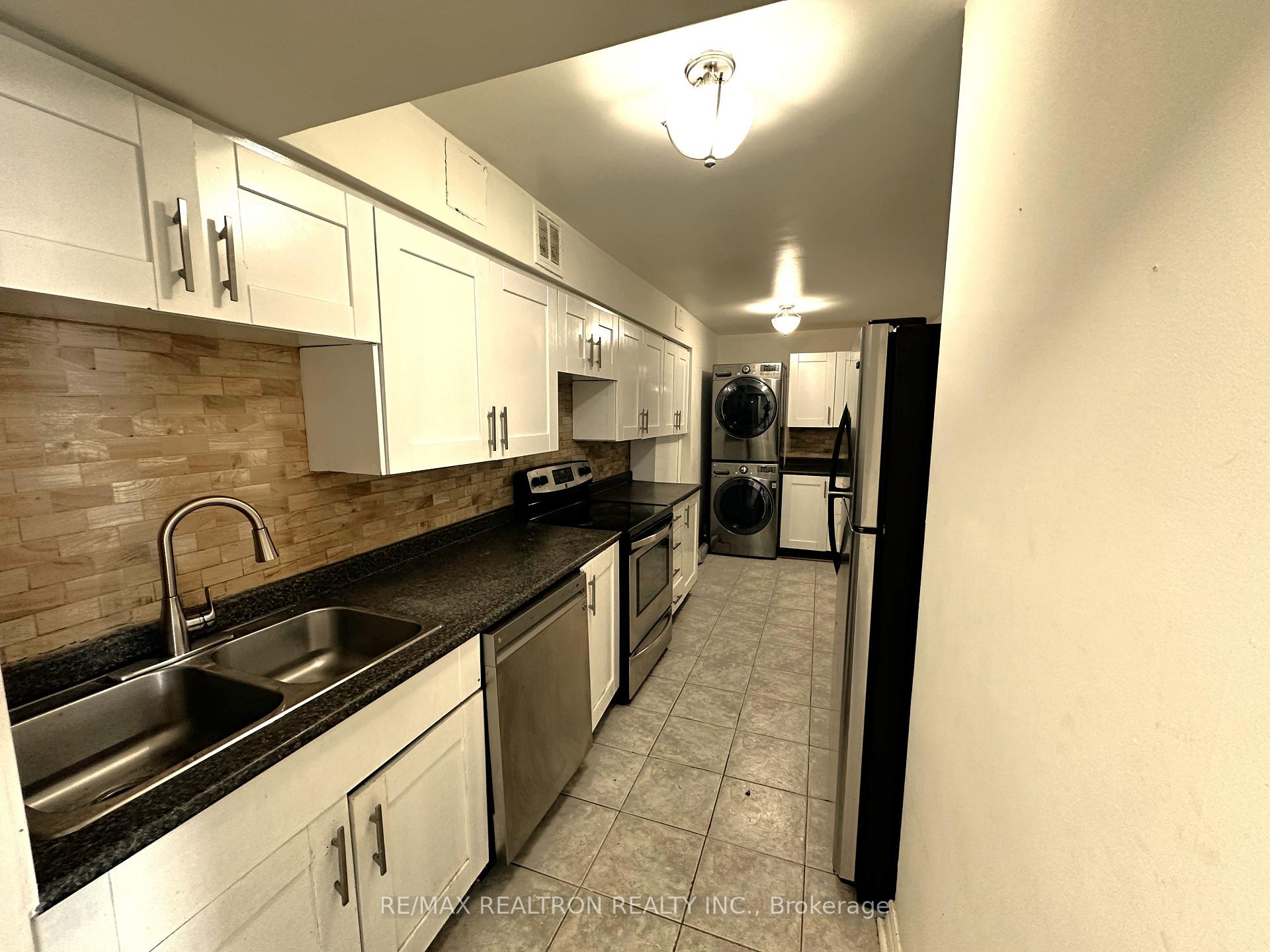 Photo 8 of Unit 504, 80 Inverlochy Boulevard, Markham, Royal Orchard — HOMEH
