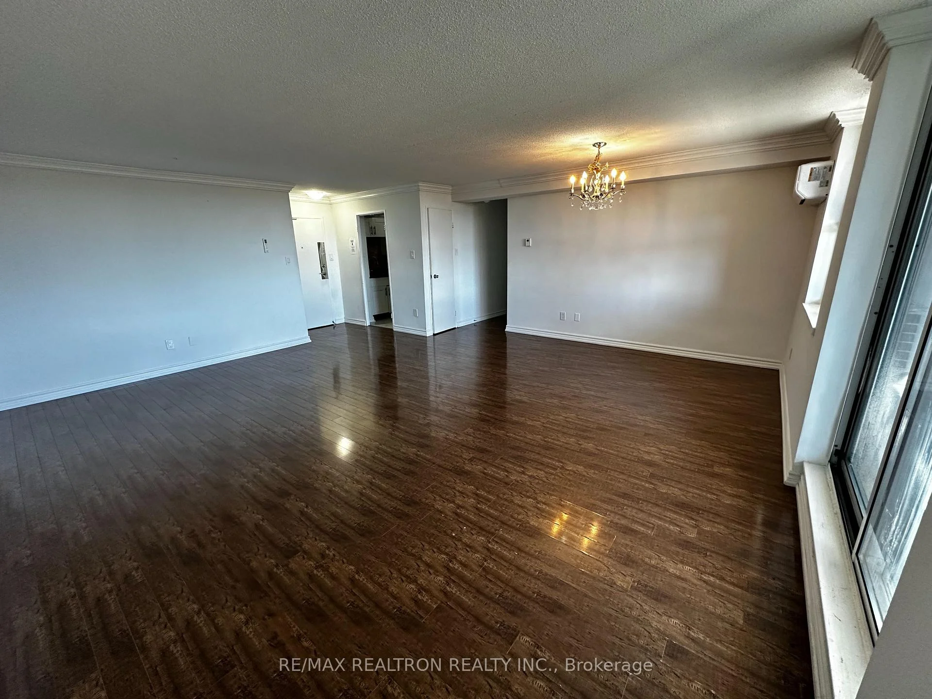 Photo 6 of Unit 504, 80 Inverlochy Boulevard, Markham, Royal Orchard — HOMEH
