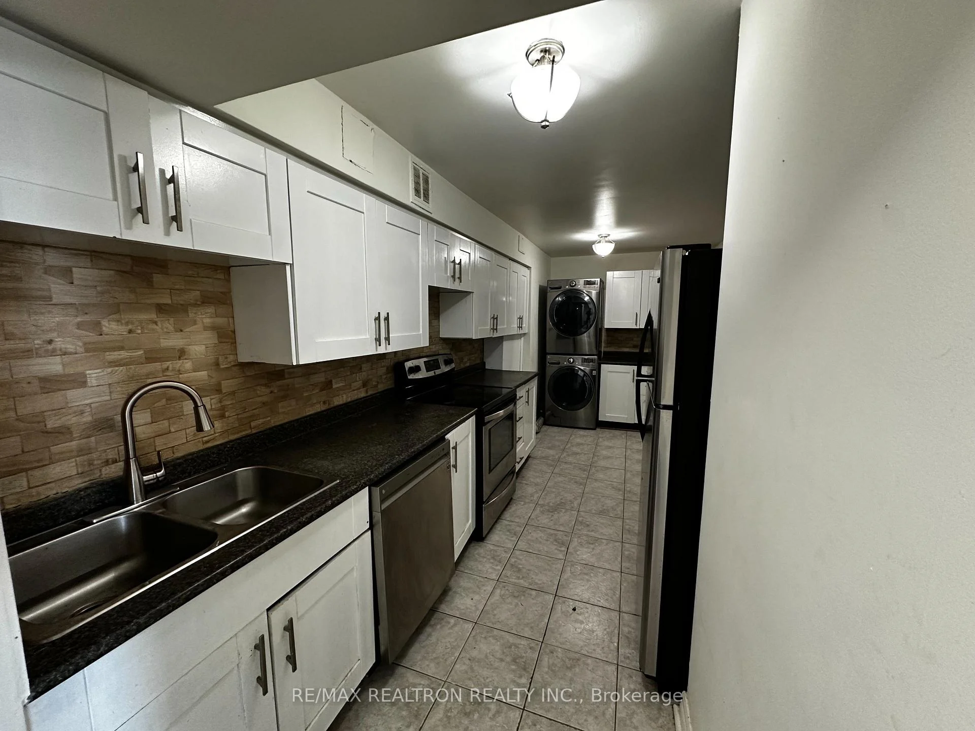 Photo 9 of Unit 504, 80 Inverlochy Boulevard, Markham, Royal Orchard — HOMEH