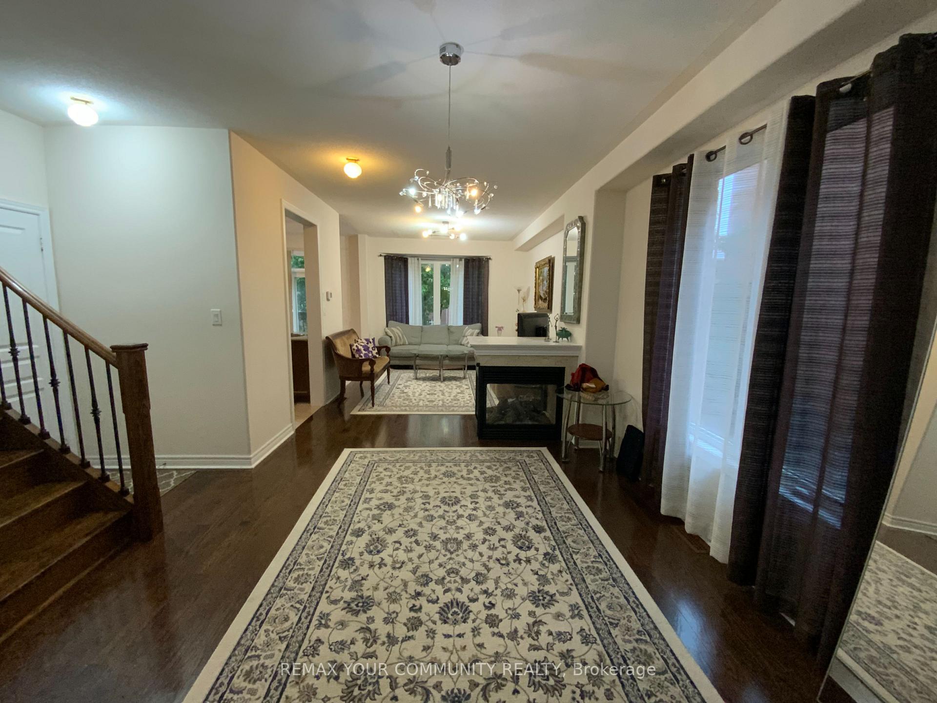 Photo 2 of 29 Mary Ellen Baker Crescent, Vaughan, Patterson — HOMEH