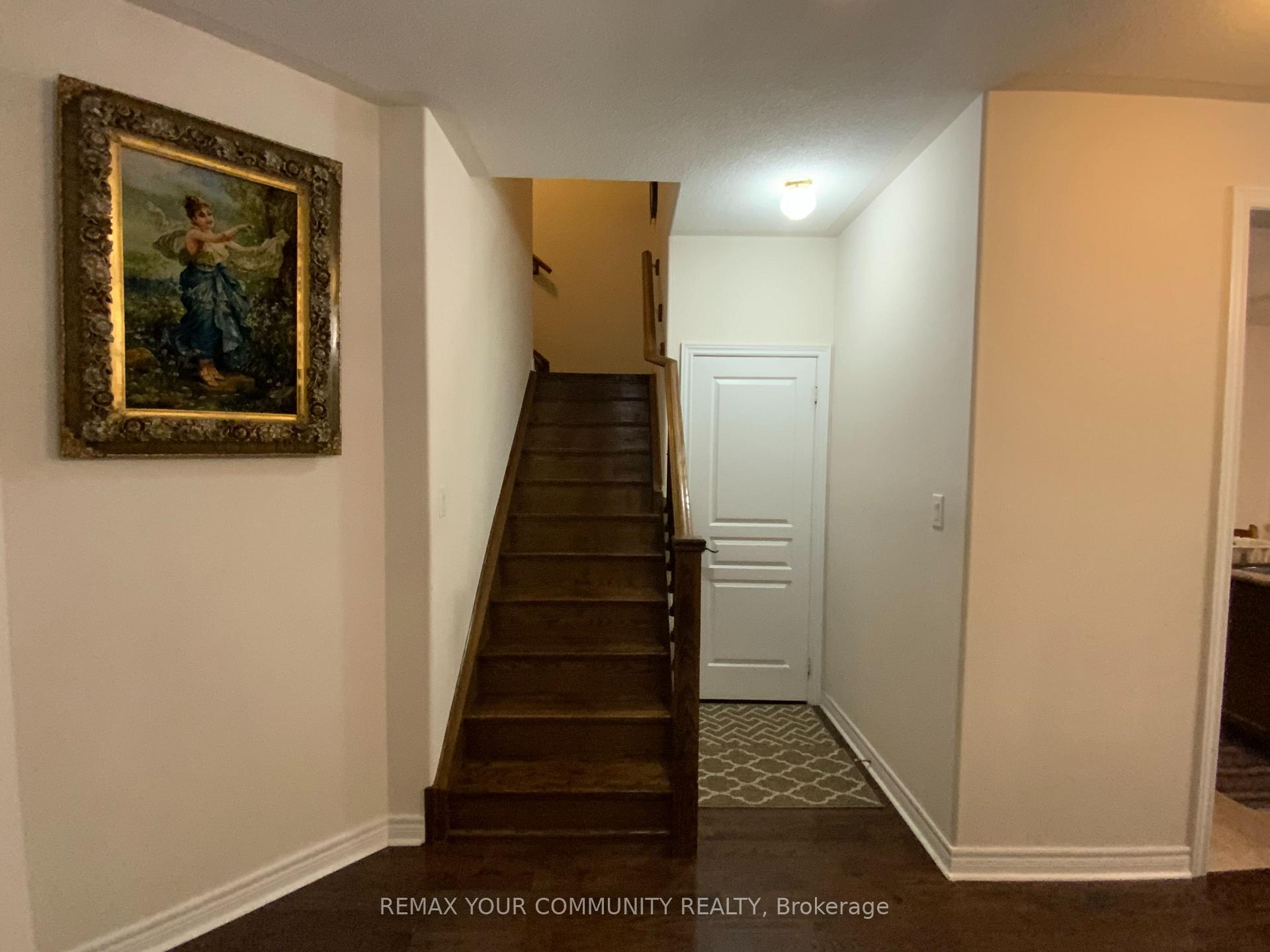 Photo 9 of 29 Mary Ellen Baker Crescent, Vaughan, Patterson — HOMEH