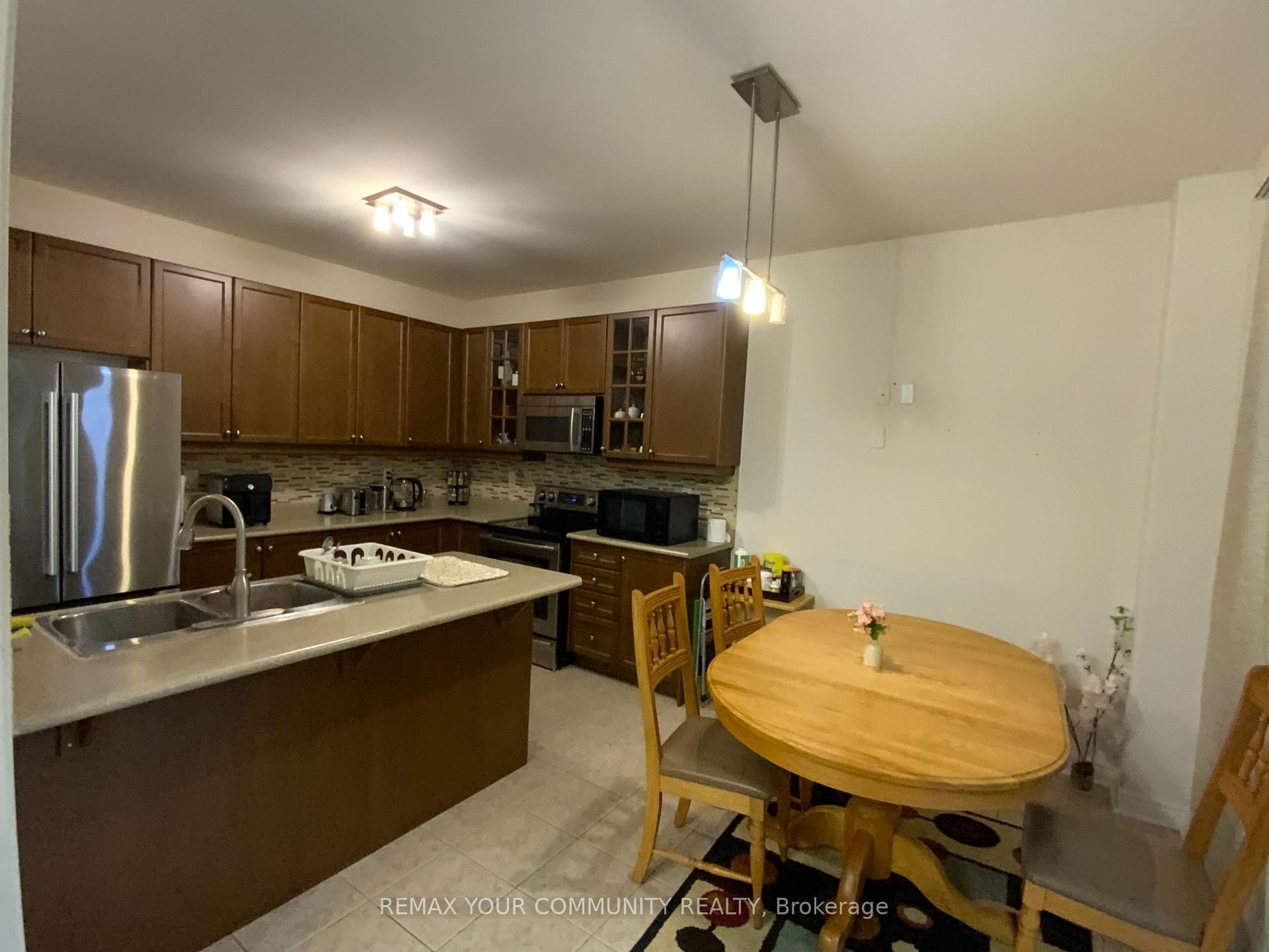 Photo 10 of 29 Mary Ellen Baker Crescent, Vaughan, Patterson — HOMEH