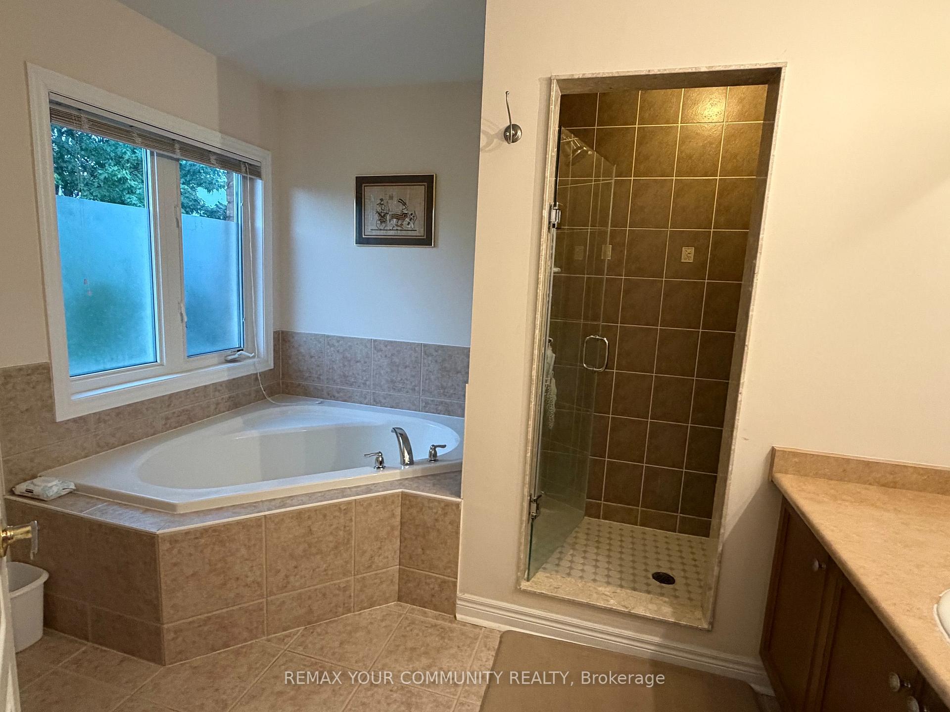 Photo 17 of 29 Mary Ellen Baker Crescent, Vaughan, Patterson — HOMEH