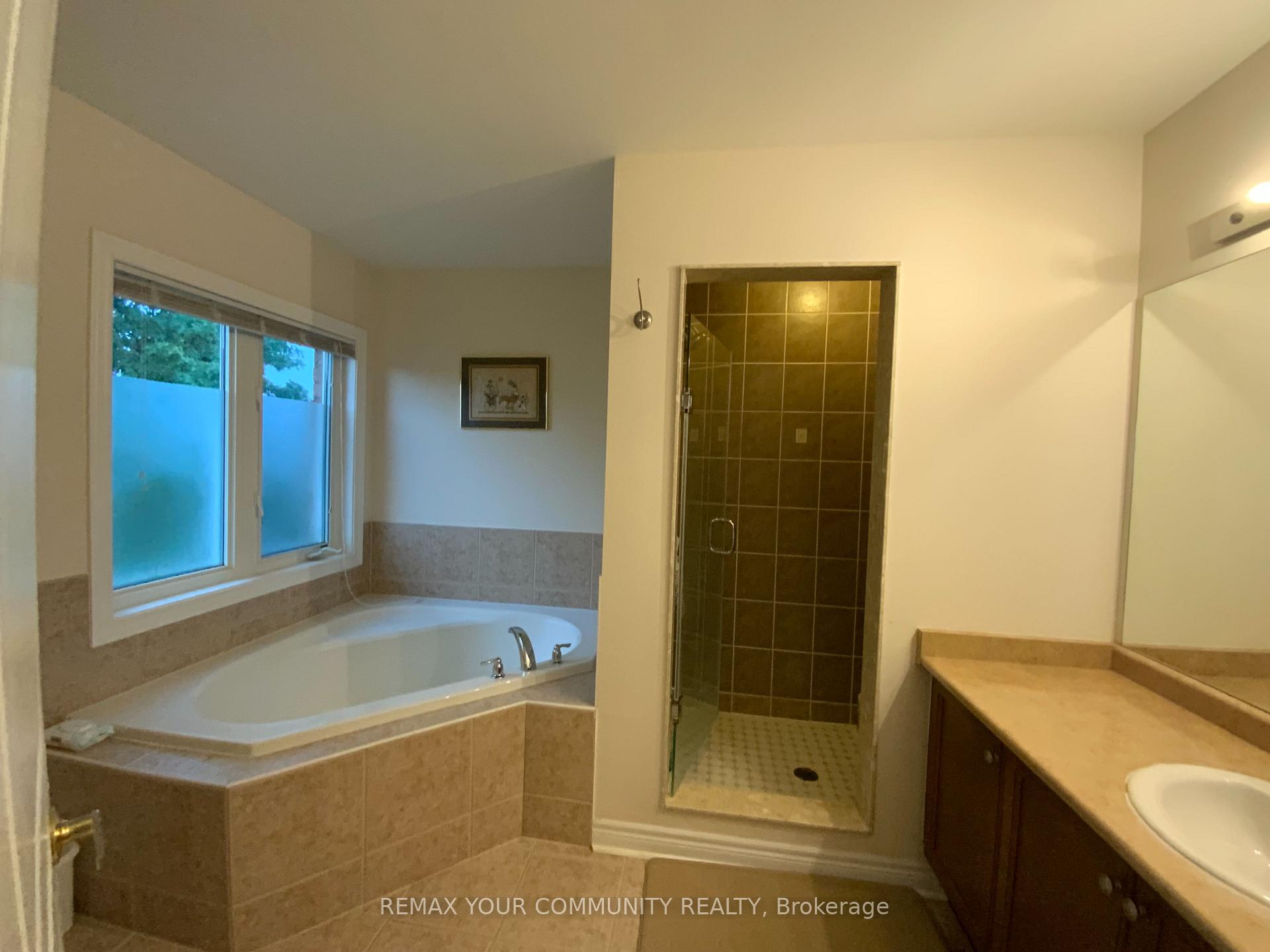 Photo 20 of 29 Mary Ellen Baker Crescent, Vaughan, Patterson — HOMEH