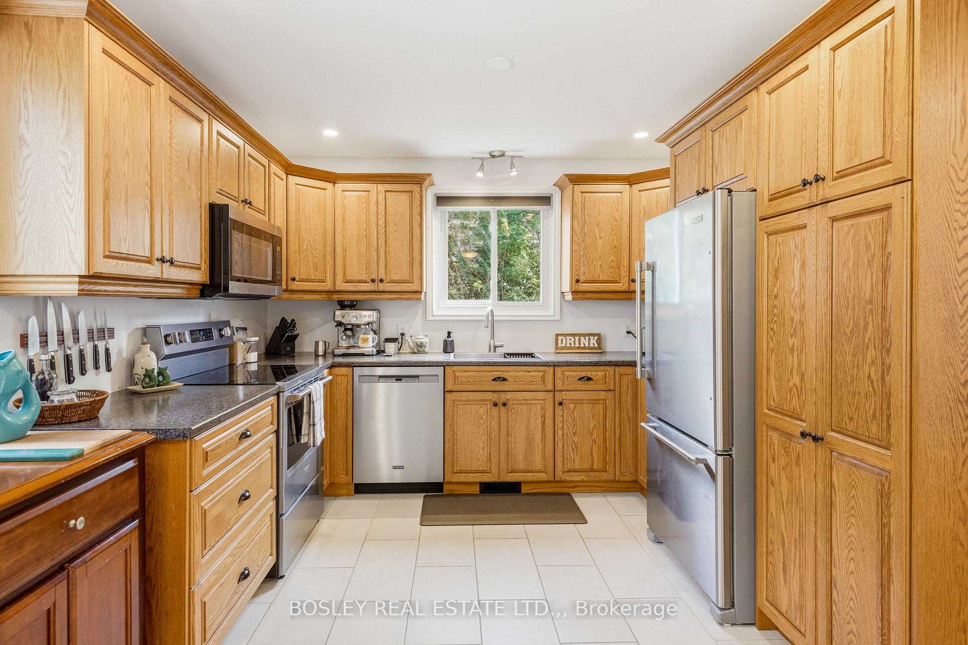 Photo 18 of 17 Acadia Crescent, St. Catharines, Secord Woods — HOMEH