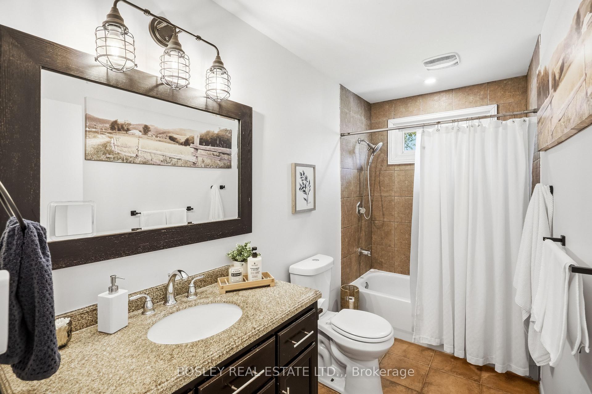Photo 23 of 17 Acadia Crescent, St. Catharines, Secord Woods — HOMEH