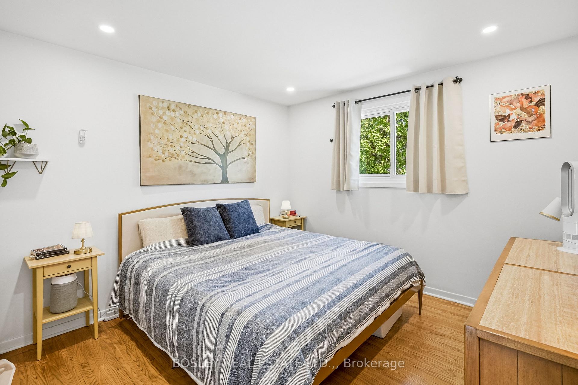 Photo 24 of 17 Acadia Crescent, St. Catharines, Secord Woods — HOMEH
