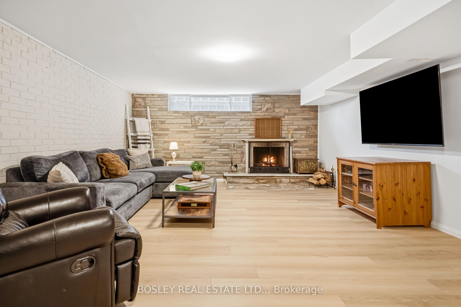 Photo 26 of 17 Acadia Crescent, St. Catharines, Secord Woods — HOMEH