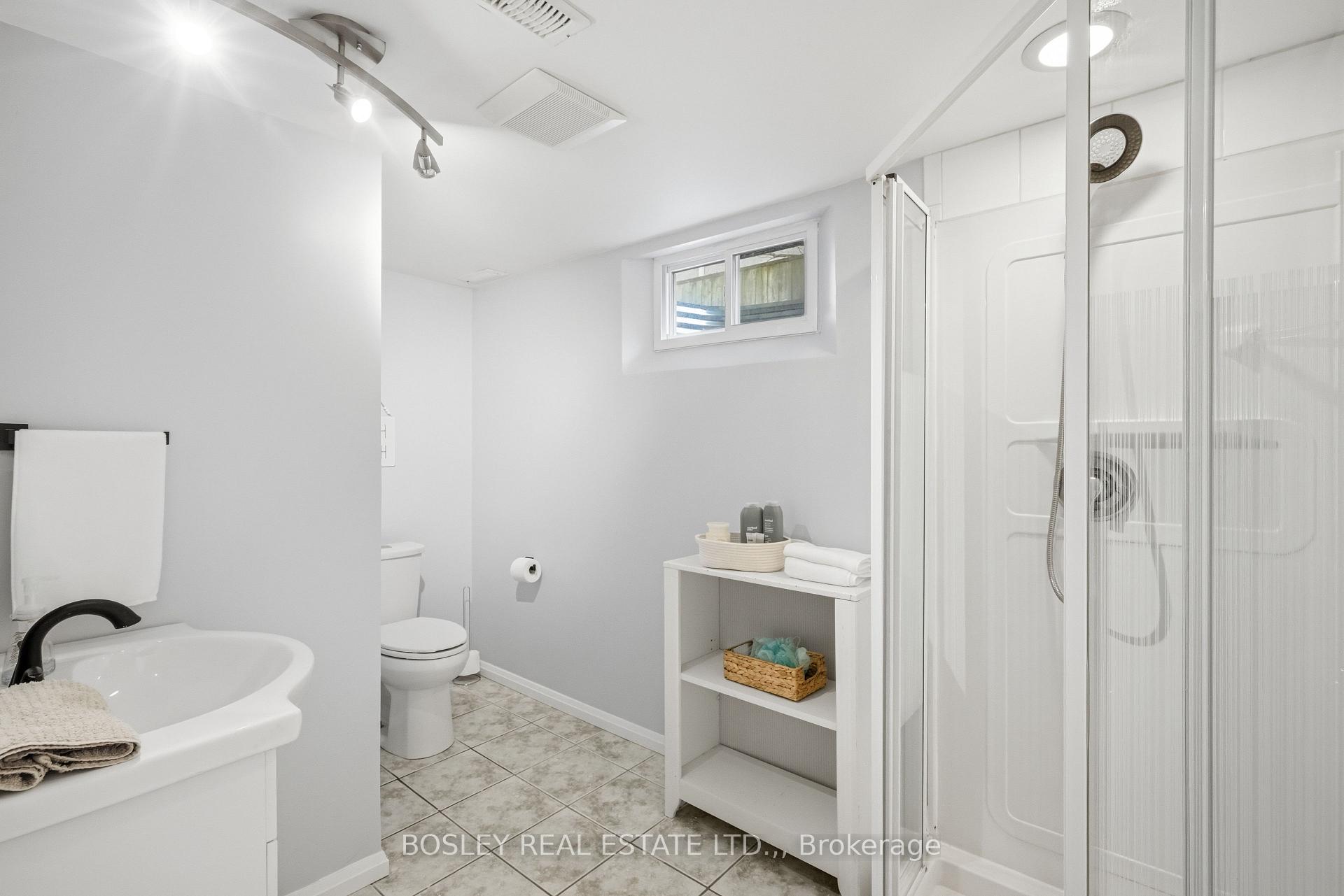 Photo 29 of 17 Acadia Crescent, St. Catharines, Secord Woods — HOMEH
