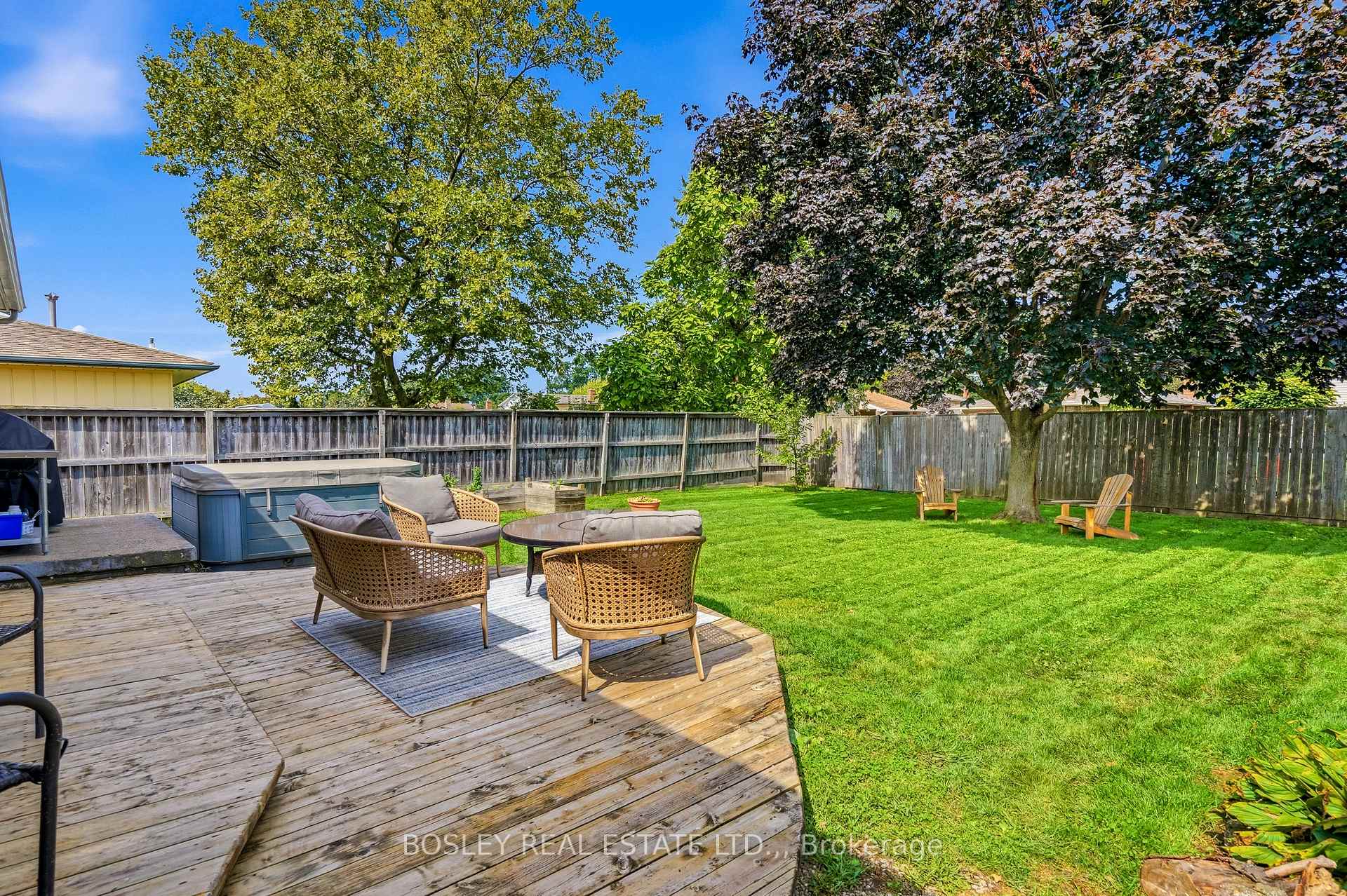 Photo 31 of 17 Acadia Crescent, St. Catharines, Secord Woods — HOMEH