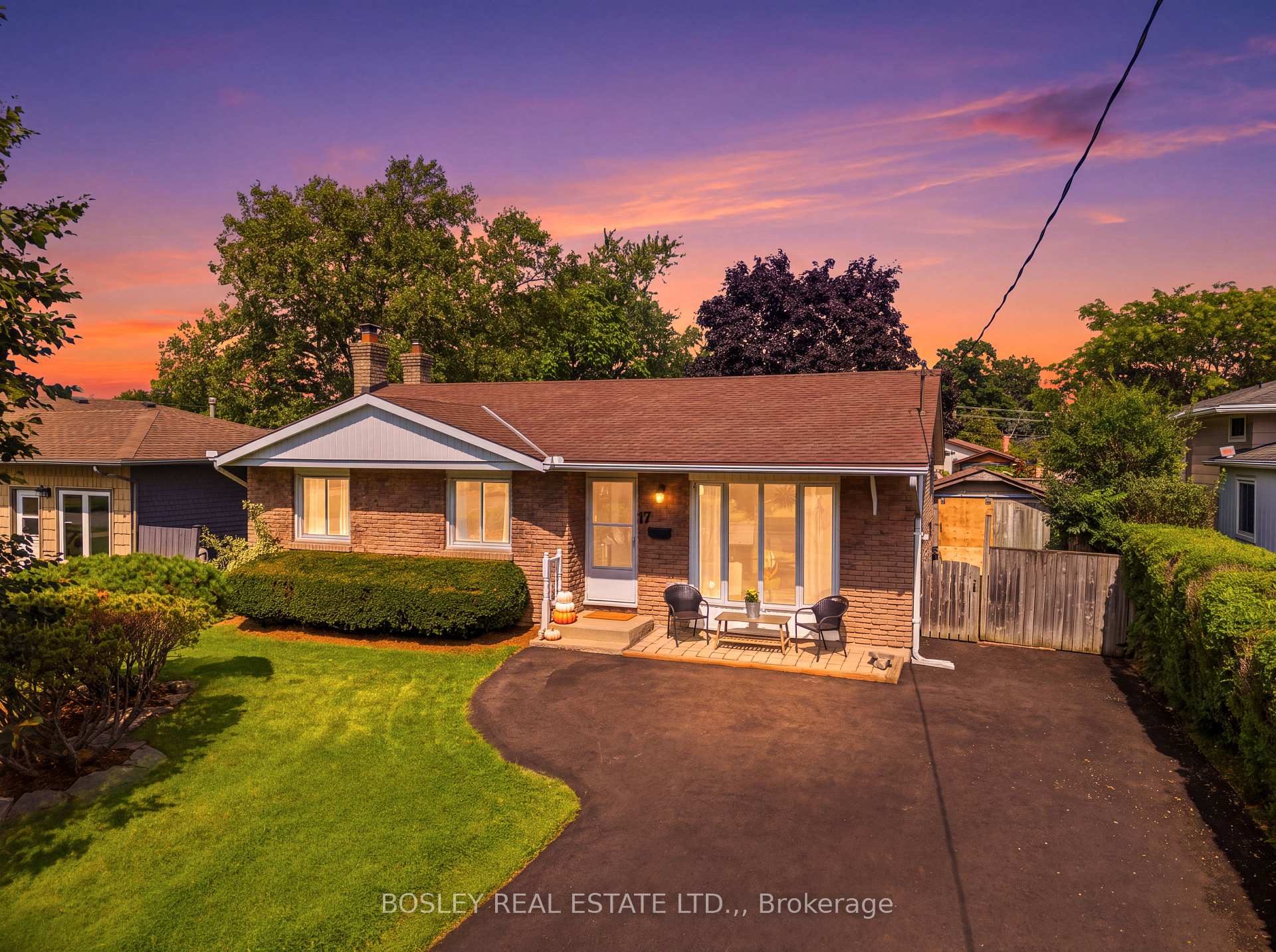 Photo 34 of 17 Acadia Crescent, St. Catharines, Secord Woods — HOMEH