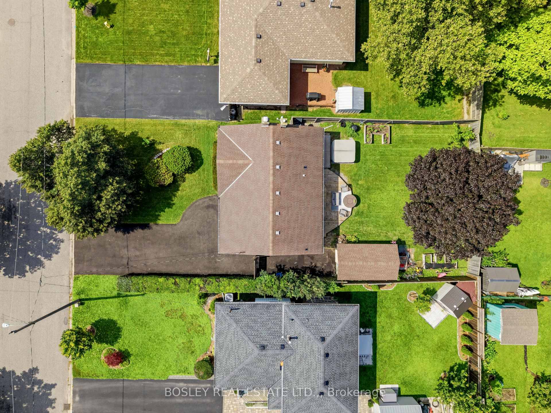 Photo 36 of 17 Acadia Crescent, St. Catharines, Secord Woods — HOMEH