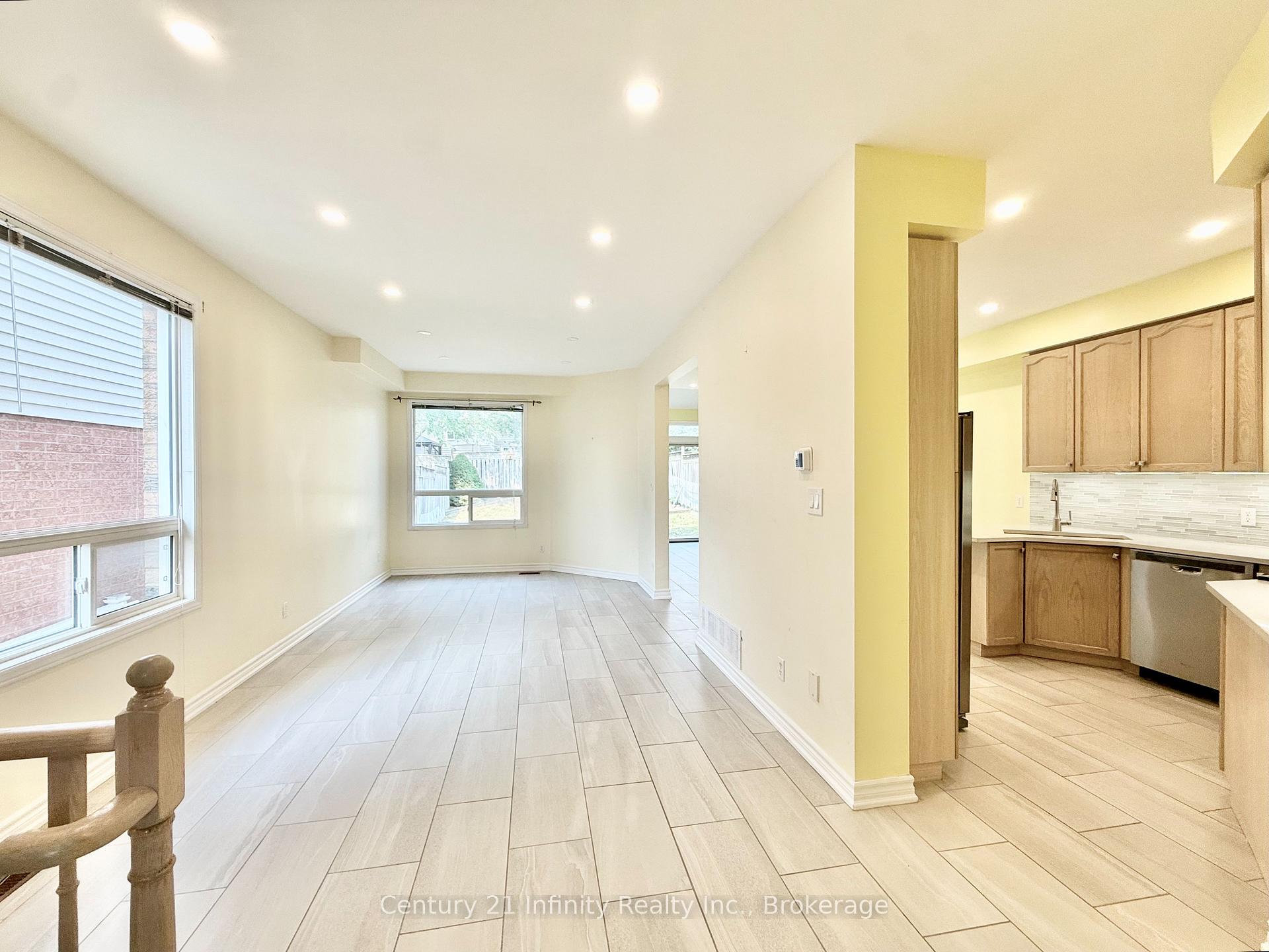 Photo 5 of 1171 Springbank Drive, Oshawa, Pinecrest — HOMEH