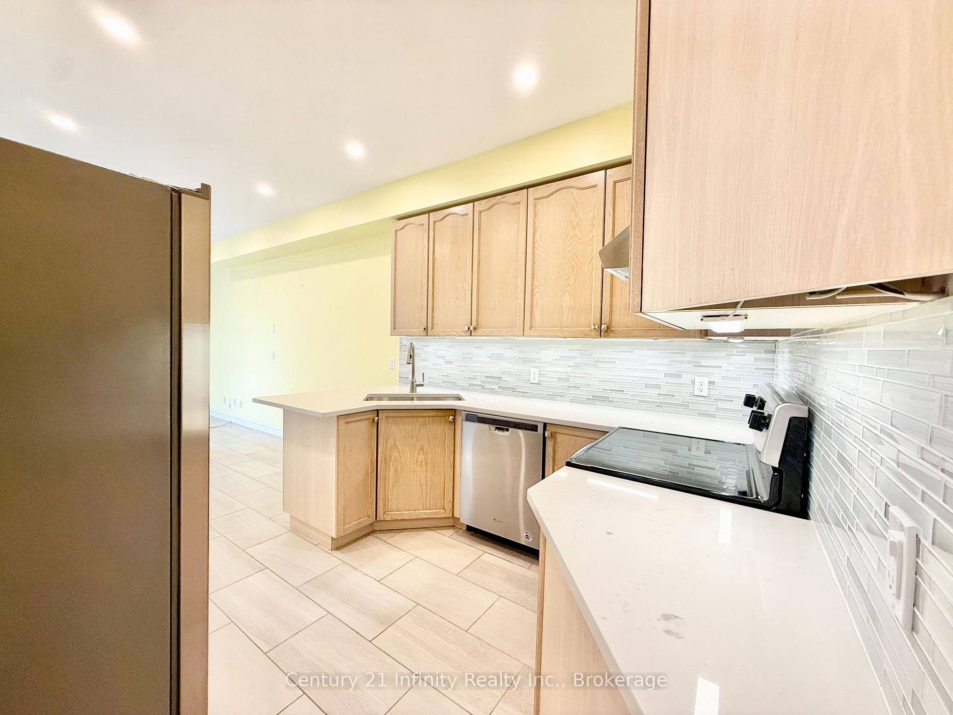 Photo 8 of 1171 Springbank Drive, Oshawa, Pinecrest — HOMEH