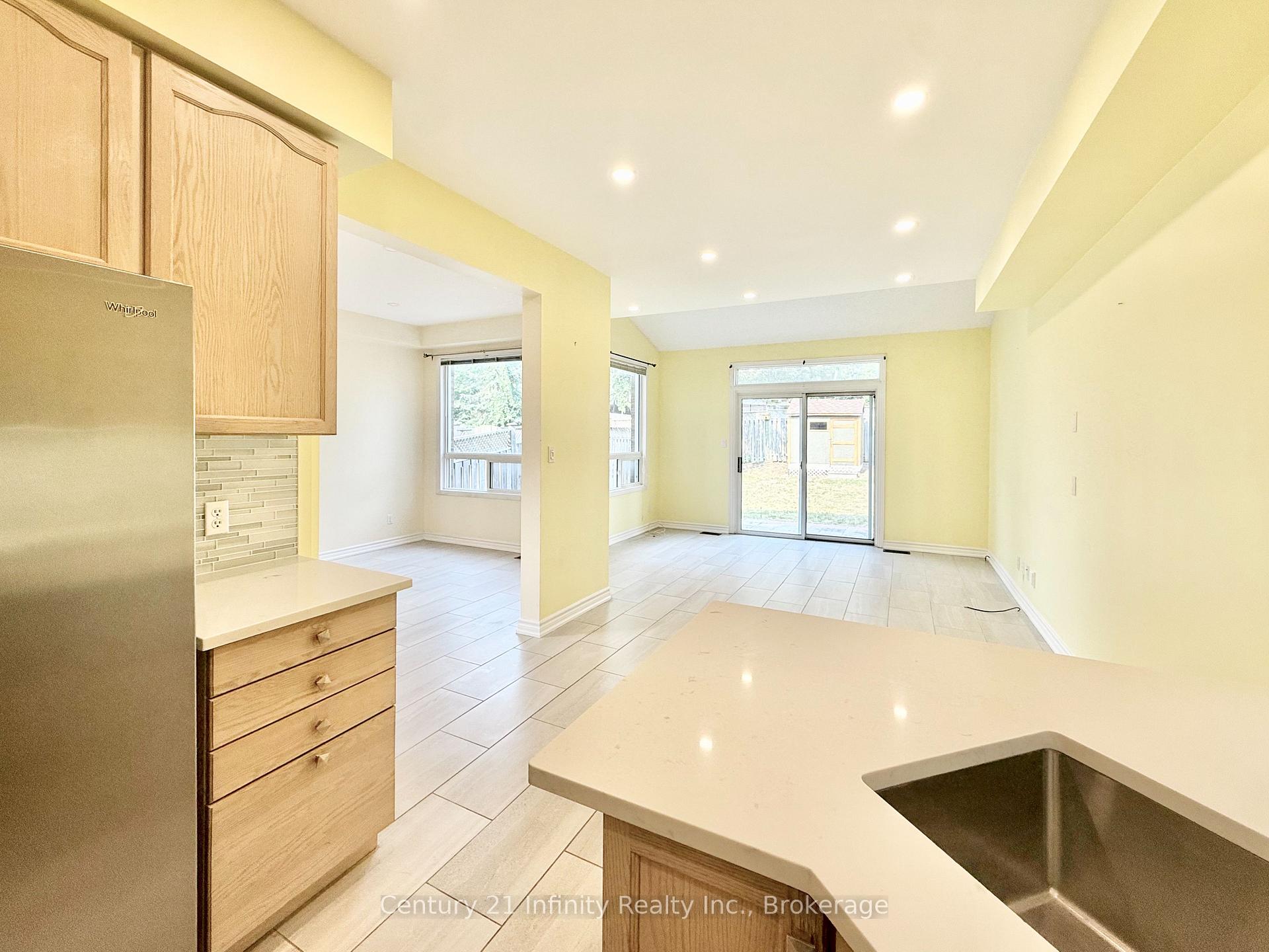 Photo 12 of 1171 Springbank Drive, Oshawa, Pinecrest — HOMEH