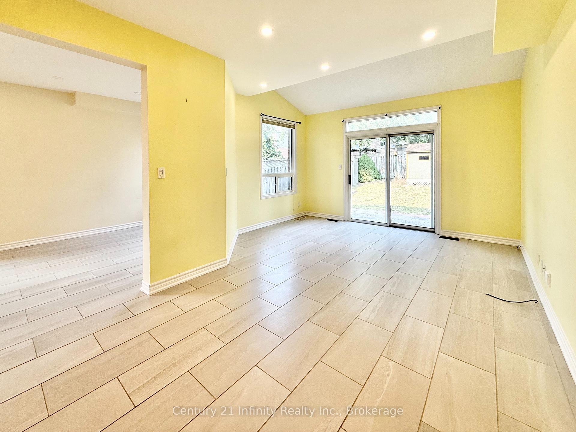 Photo 13 of 1171 Springbank Drive, Oshawa, Pinecrest — HOMEH