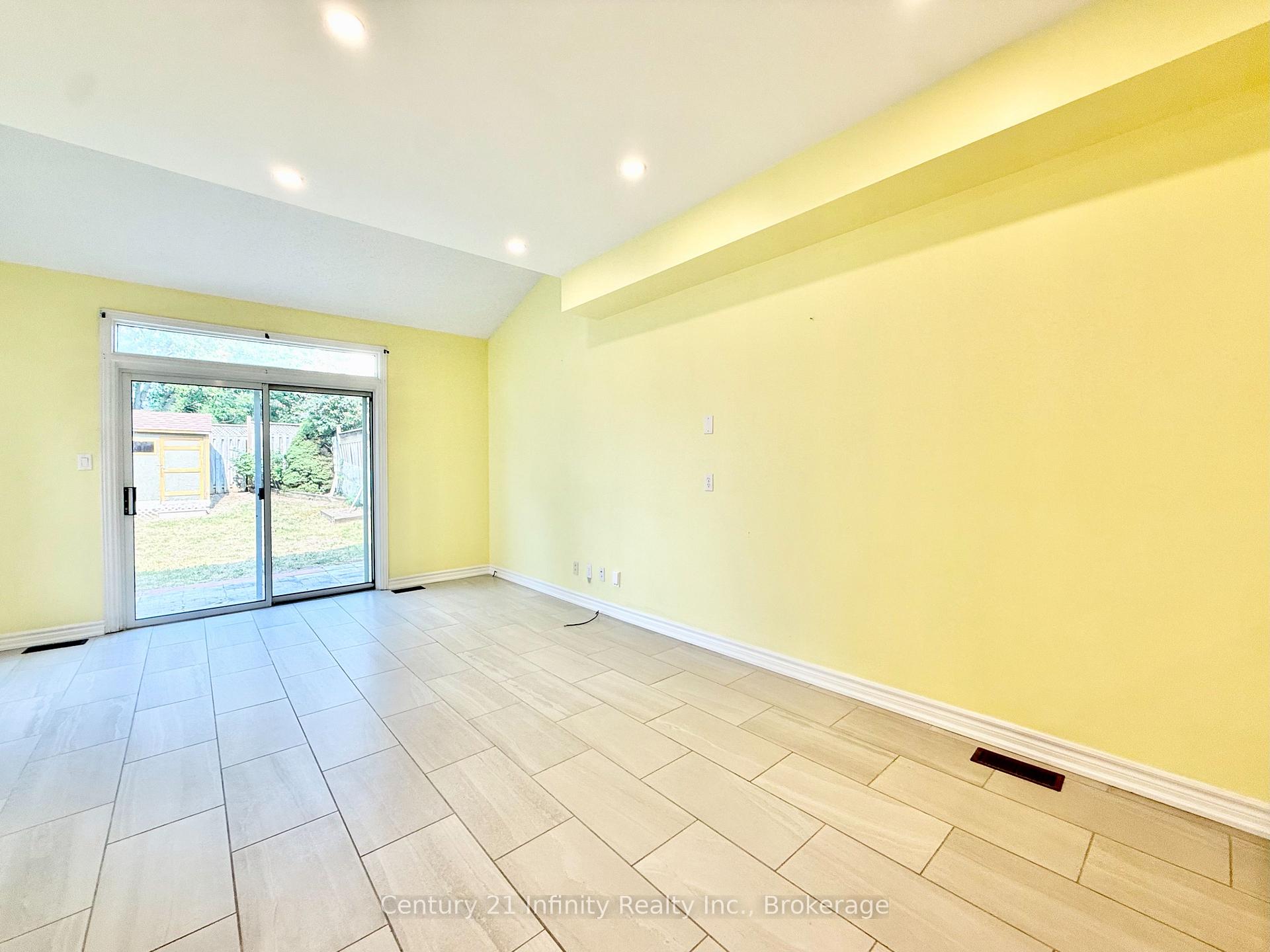Photo 16 of 1171 Springbank Drive, Oshawa, Pinecrest — HOMEH