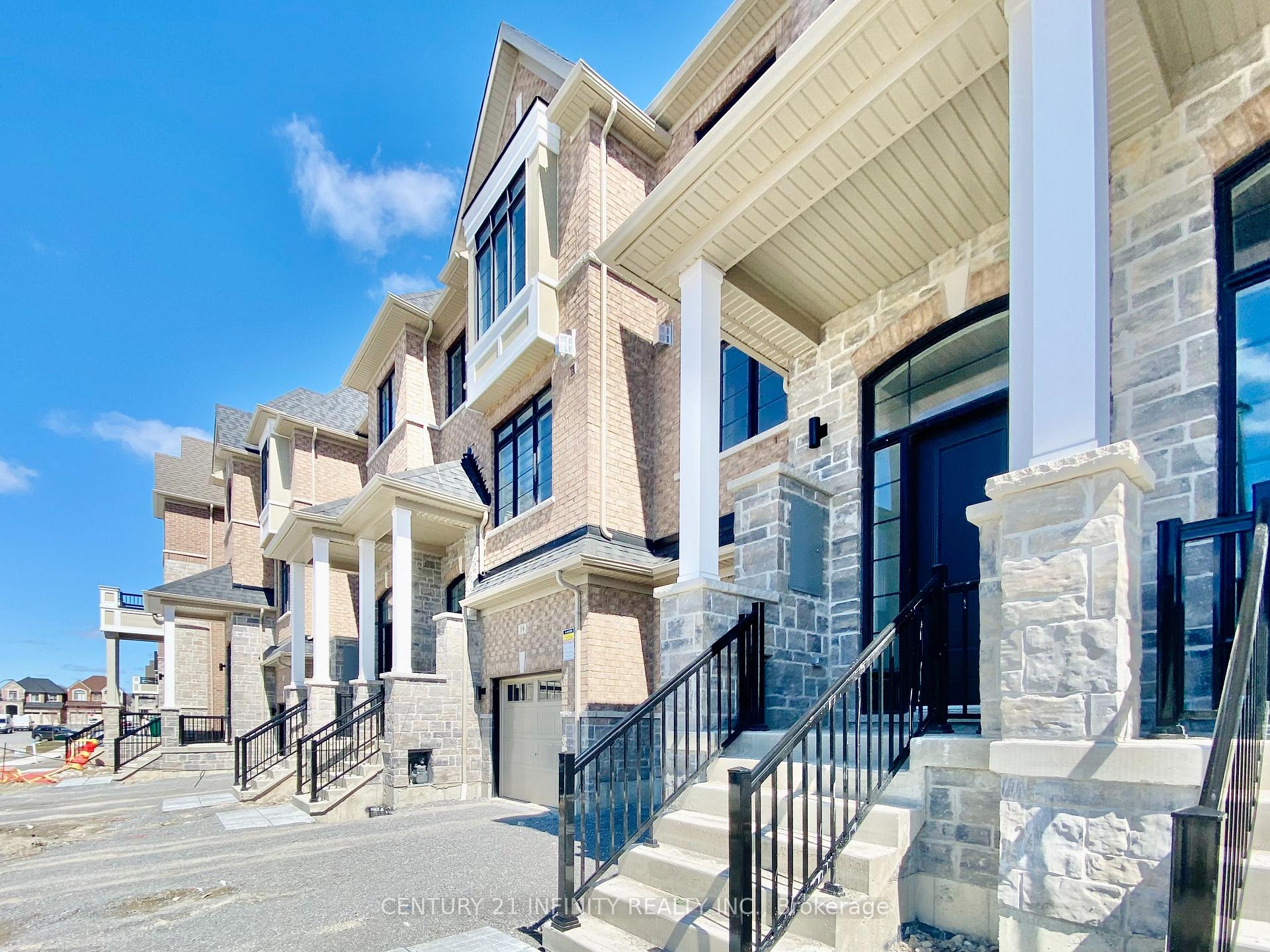 Photo 4 of 21 Elkington Crescent, Whitby, Rural Whitby — HOMEH