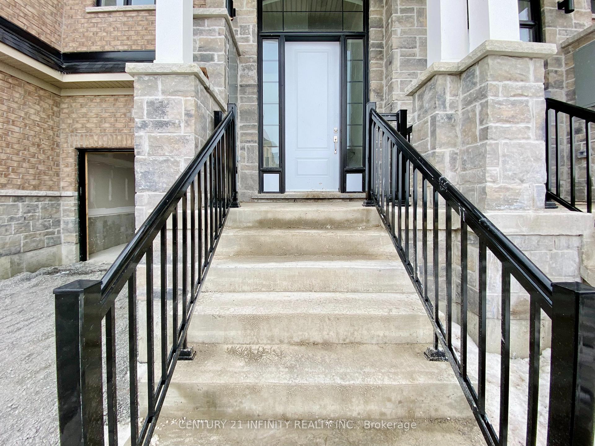 Photo 5 of 21 Elkington Crescent, Whitby, Rural Whitby — HOMEH