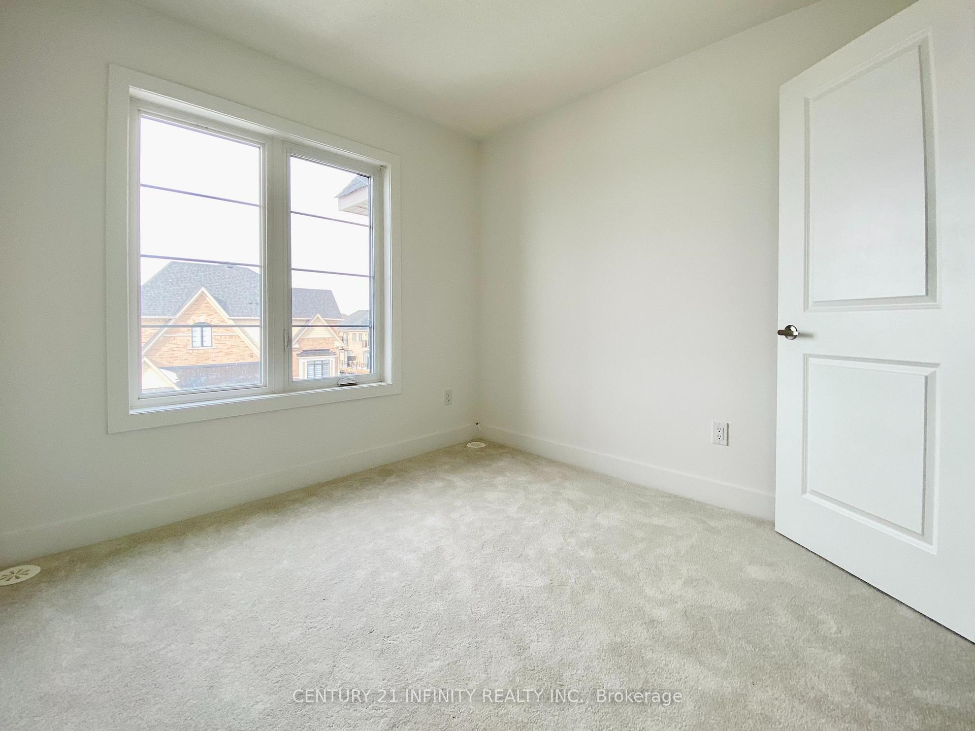Photo 22 of 21 Elkington Crescent, Whitby, Rural Whitby — HOMEH
