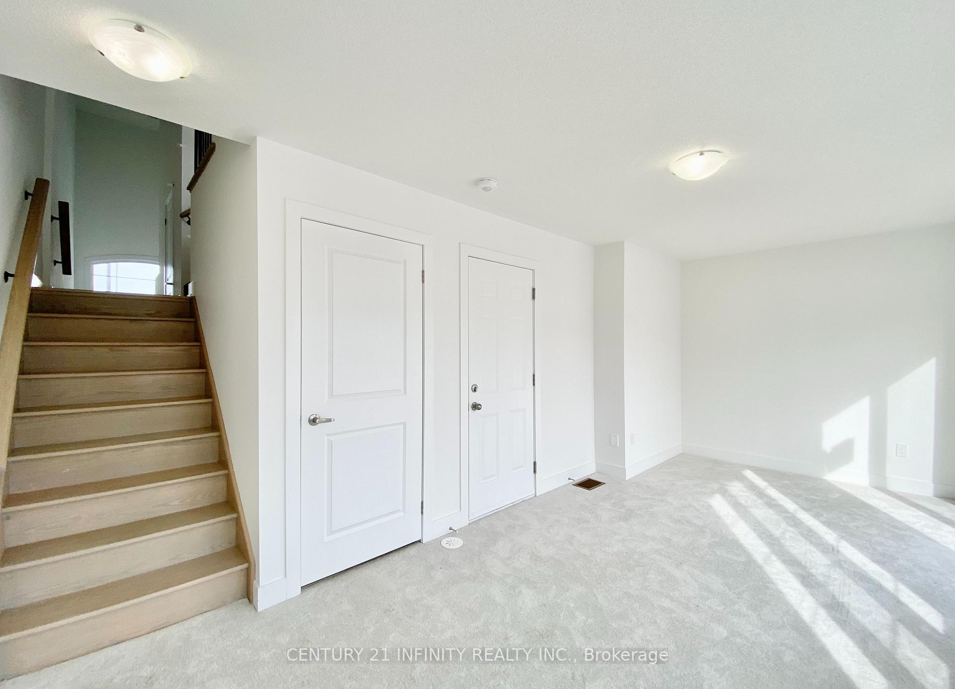 Photo 25 of 21 Elkington Crescent, Whitby, Rural Whitby — HOMEH