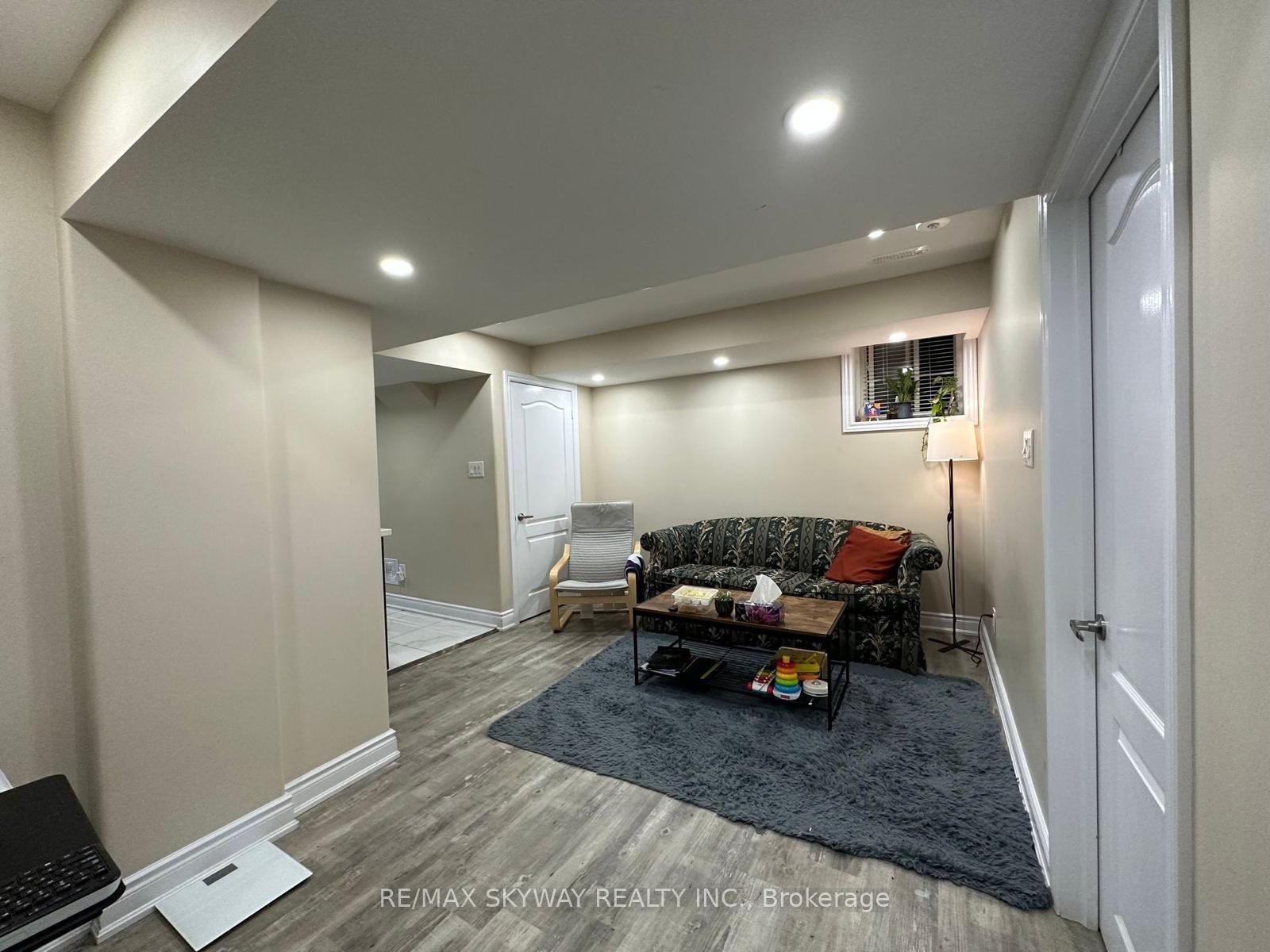 Photo 2 of Unit Basement, 71 Vezna Crescent, Brampton, Credit Valley — HOMEH