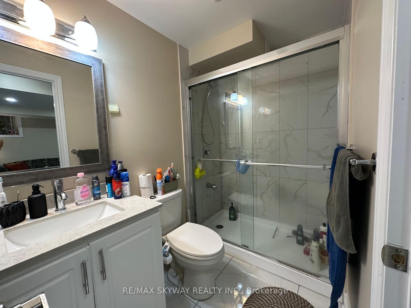 Photo 8 of Unit Basement, 71 Vezna Crescent, Brampton, Credit Valley — HOMEH
