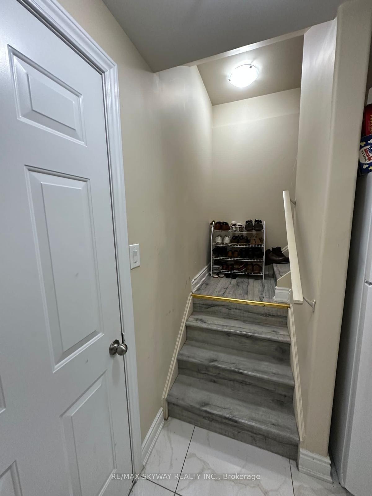 Photo 13 of Unit Basement, 71 Vezna Crescent, Brampton, Credit Valley — HOMEH