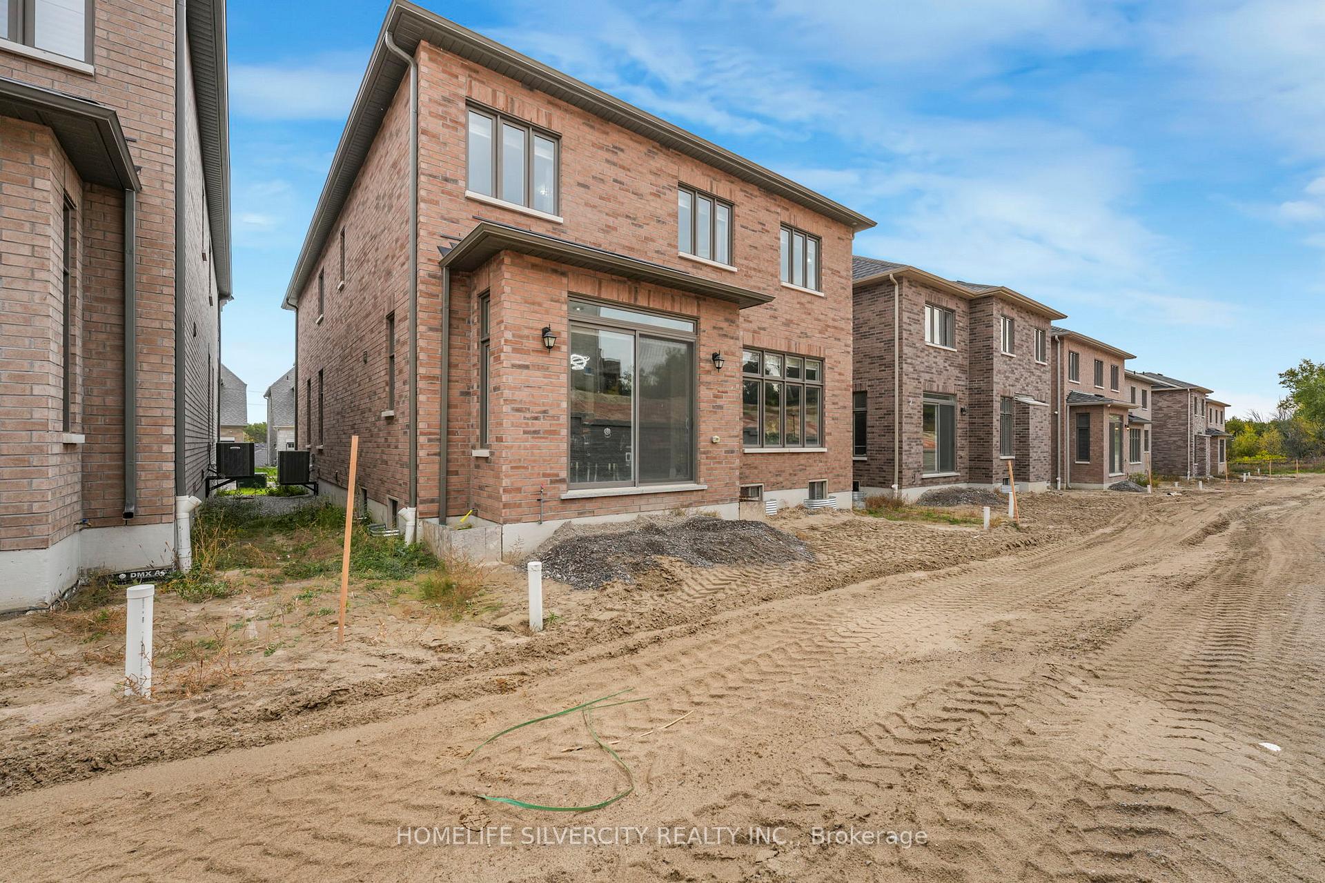 Photo 45 of 85 James Walker Avenue, Caledon, Caledon East — HOMEH