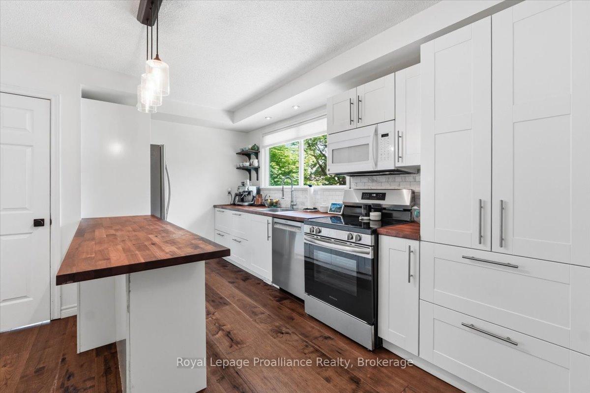 Photo 8 of 24 Harvest Crescent, Belleville, Belleville Ward — HOMEH