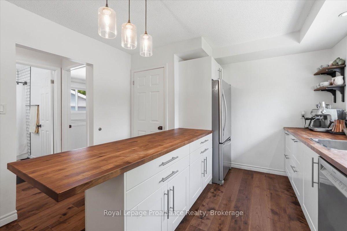 Photo 10 of 24 Harvest Crescent, Belleville, Belleville Ward — HOMEH