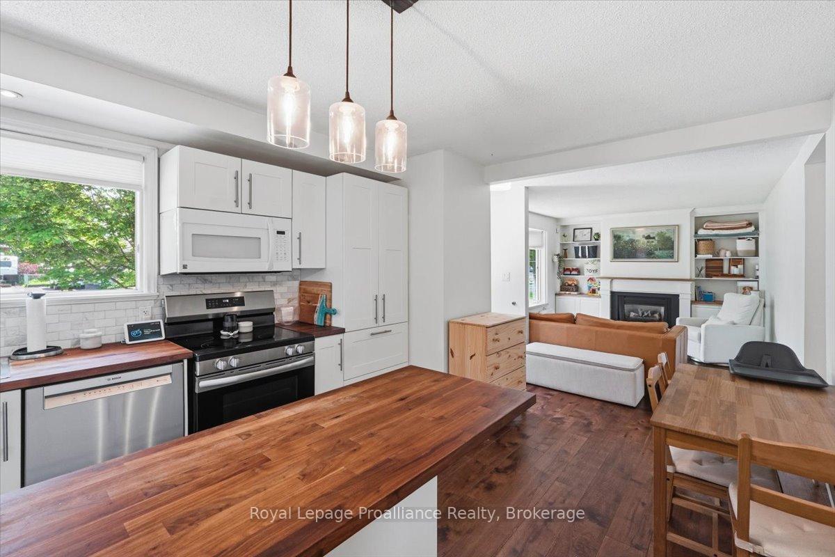 Photo 11 of 24 Harvest Crescent, Belleville, Belleville Ward — HOMEH