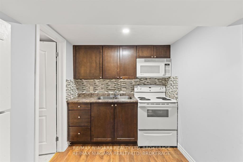 Photo 11 of 130 Killaly Street E, Port Colborne, Killaly East — HOMEH