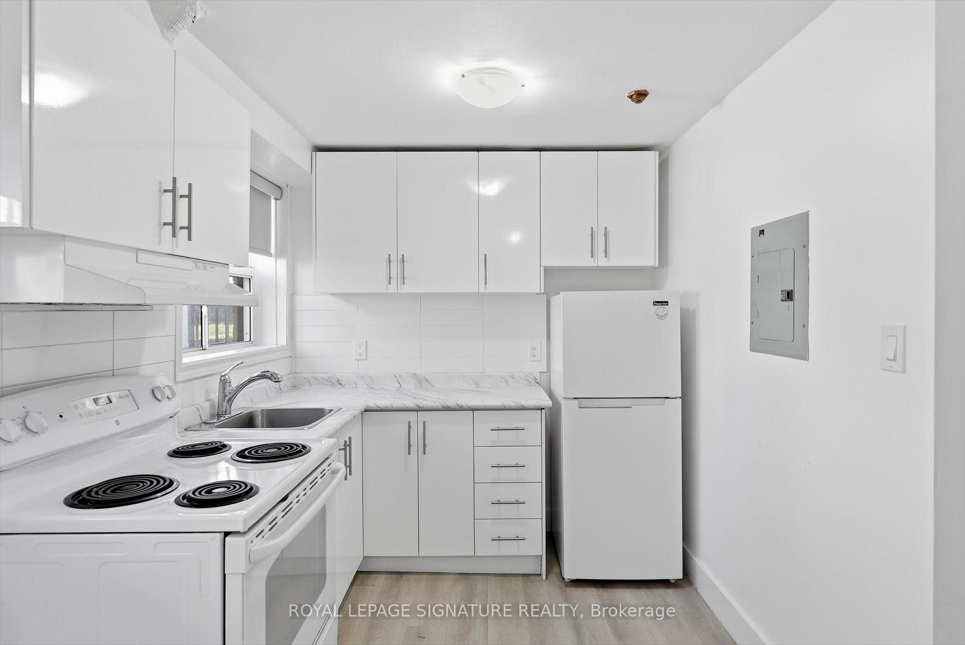 Photo 10 of Unit 103, 49 Cuffley Crescent S, North York, Downsview-Roding-CFB — HOMEH