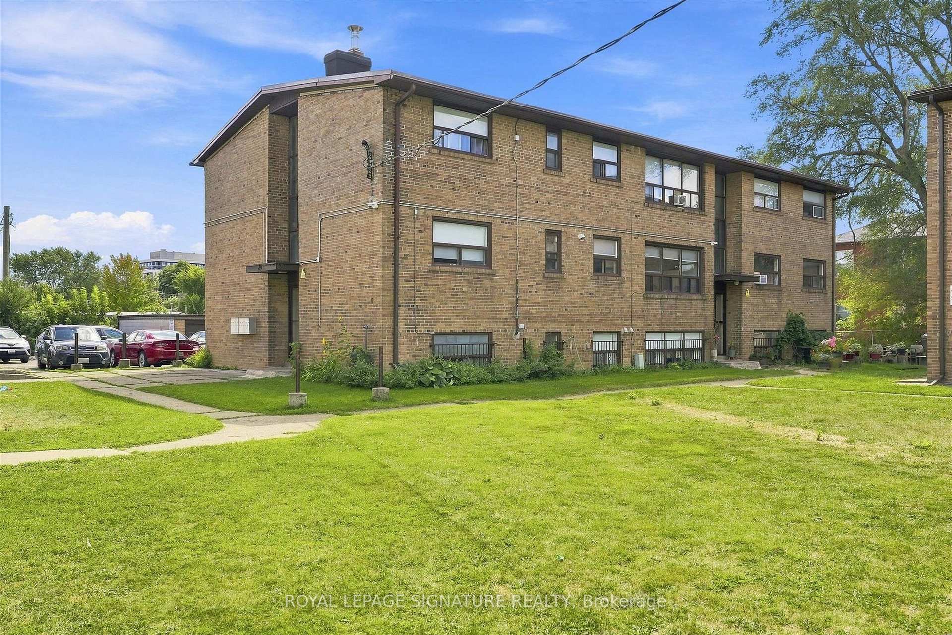 Photo 15 of Unit 103, 49 Cuffley Crescent S, North York, Downsview-Roding-CFB — HOMEH